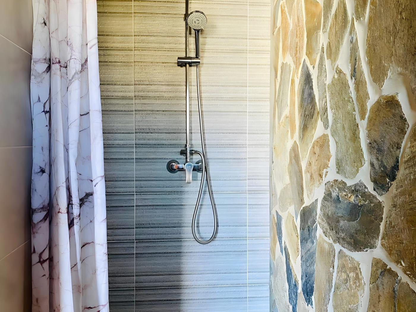 Amplio Chalet con Piscina, Terraza y Barbacoa – Cerca del Mar en Conil - image 18