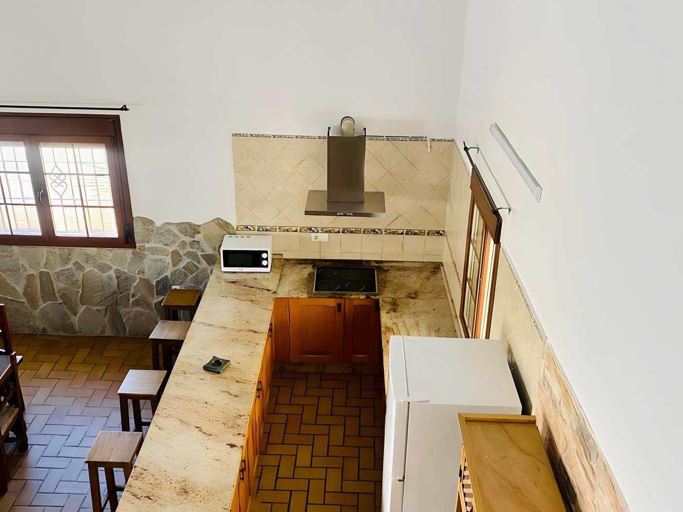 Amplio Chalet con Piscina, Terraza y Barbacoa – Cerca del Mar en Conil - image 30