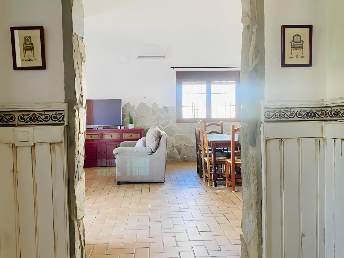 Amplio Chalet con Piscina, Terraza y Barbacoa – Cerca del Mar en Conil - image 34