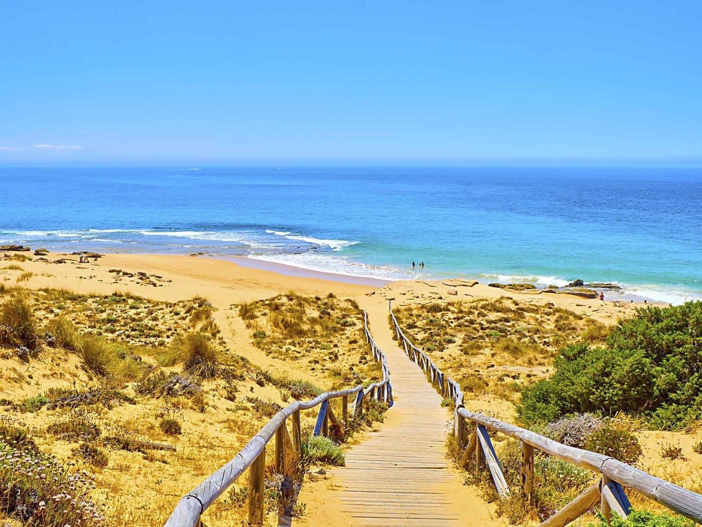 Amplio Chalet con Piscina, Terraza y Barbacoa – Cerca del Mar en Conil - image 36
