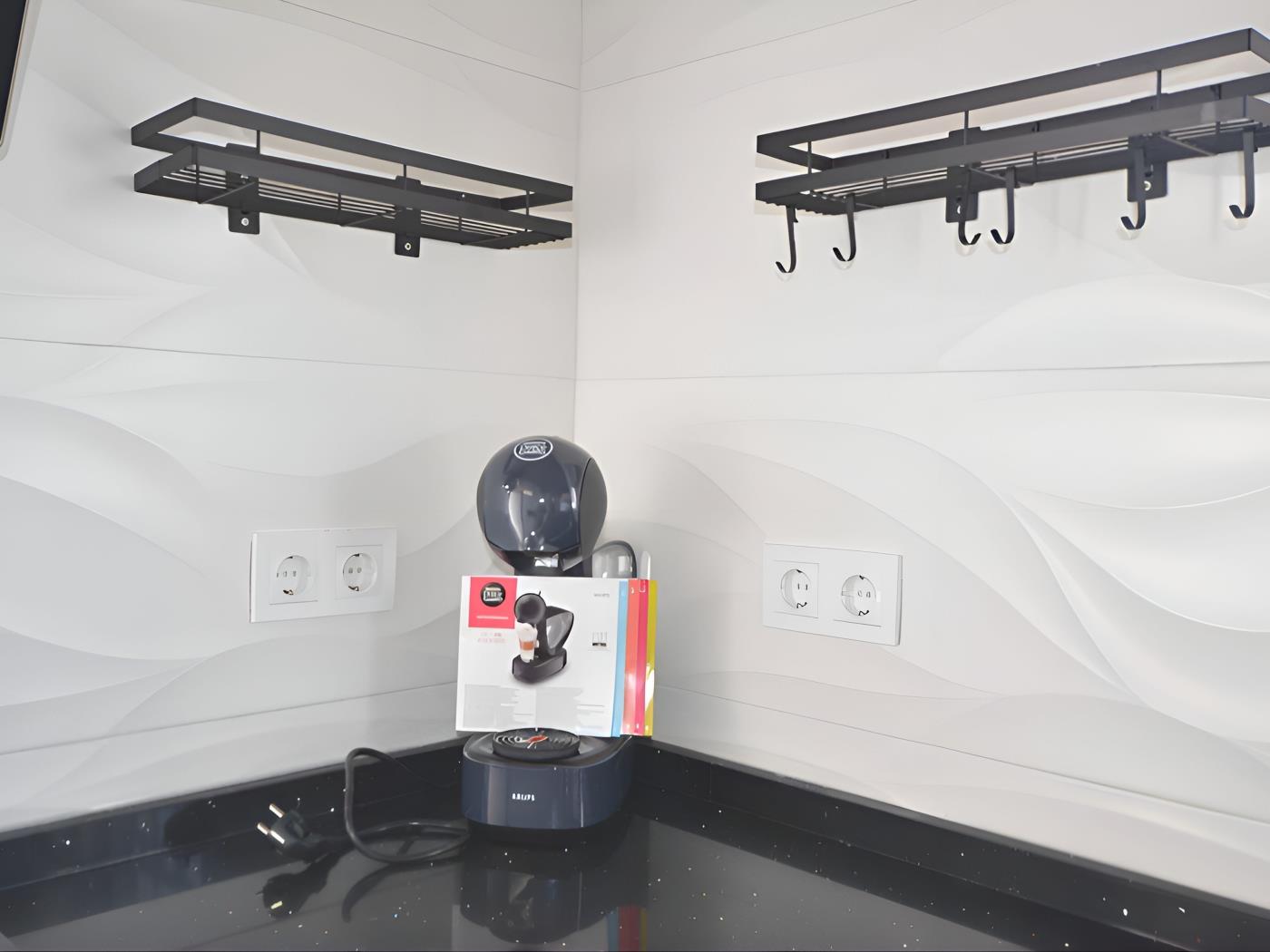 Encantador Chalet con Piscina y Terraza Soleada cerca del Mar en Conil - image 6