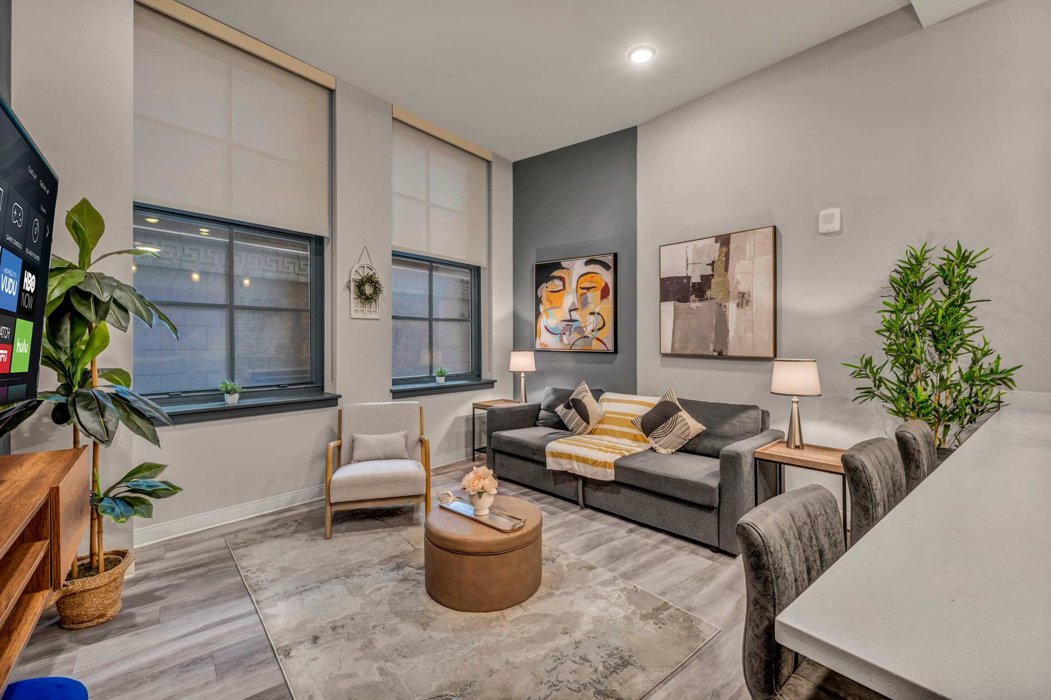 Luxe Flat w/ Heated Pool & Sauna • Gym•Heart of DT — Cleveland, OH — vacation rental