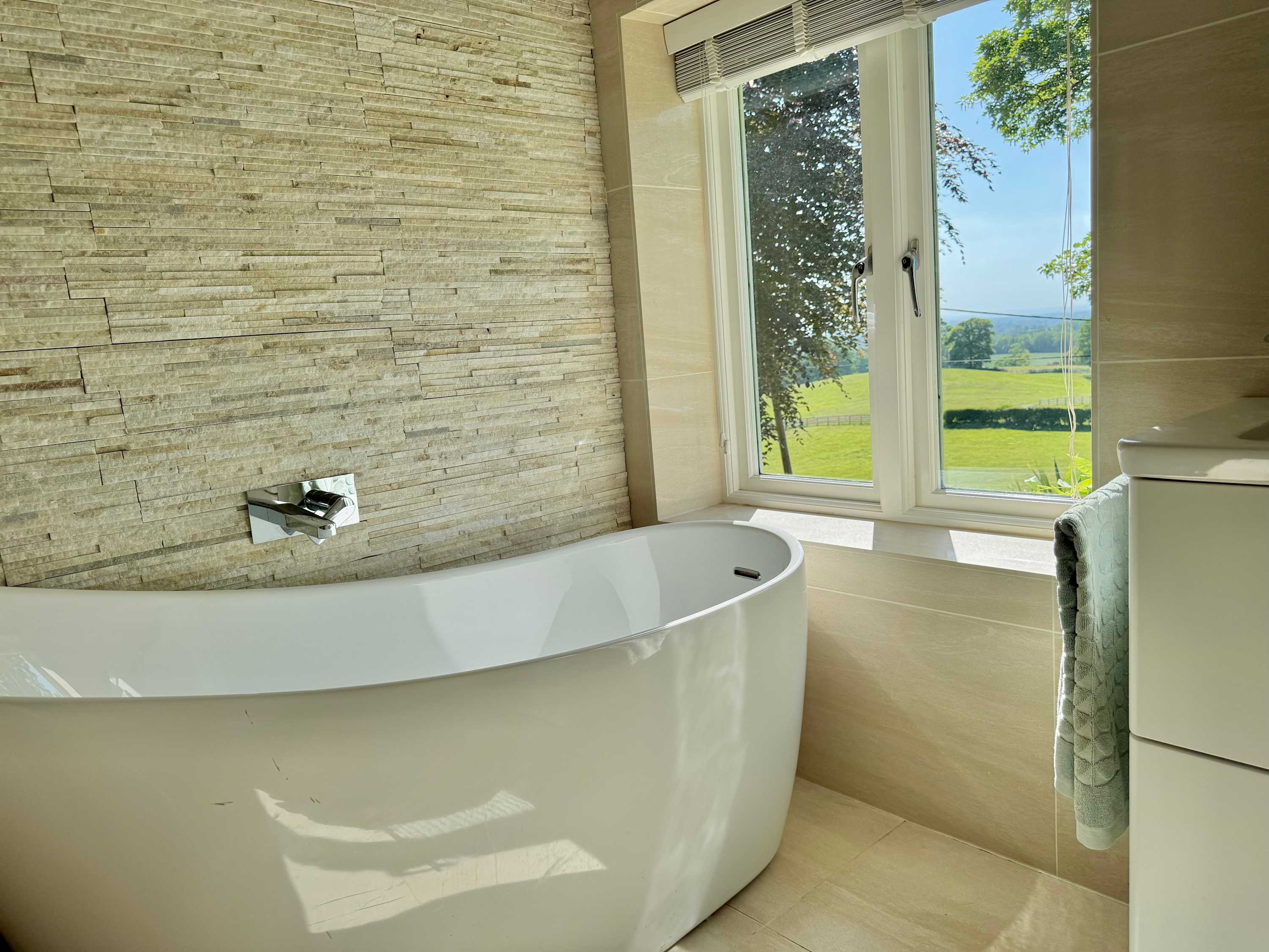 Countryside Cottage with Stunning Views