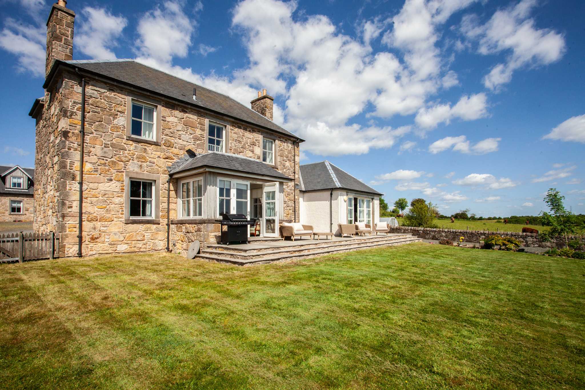 Farmhouse Retreat with Large Hot Tub in Drumcross Farmhouse, Drumcross Road PA7 5NU - Property image 46 - VivreStays