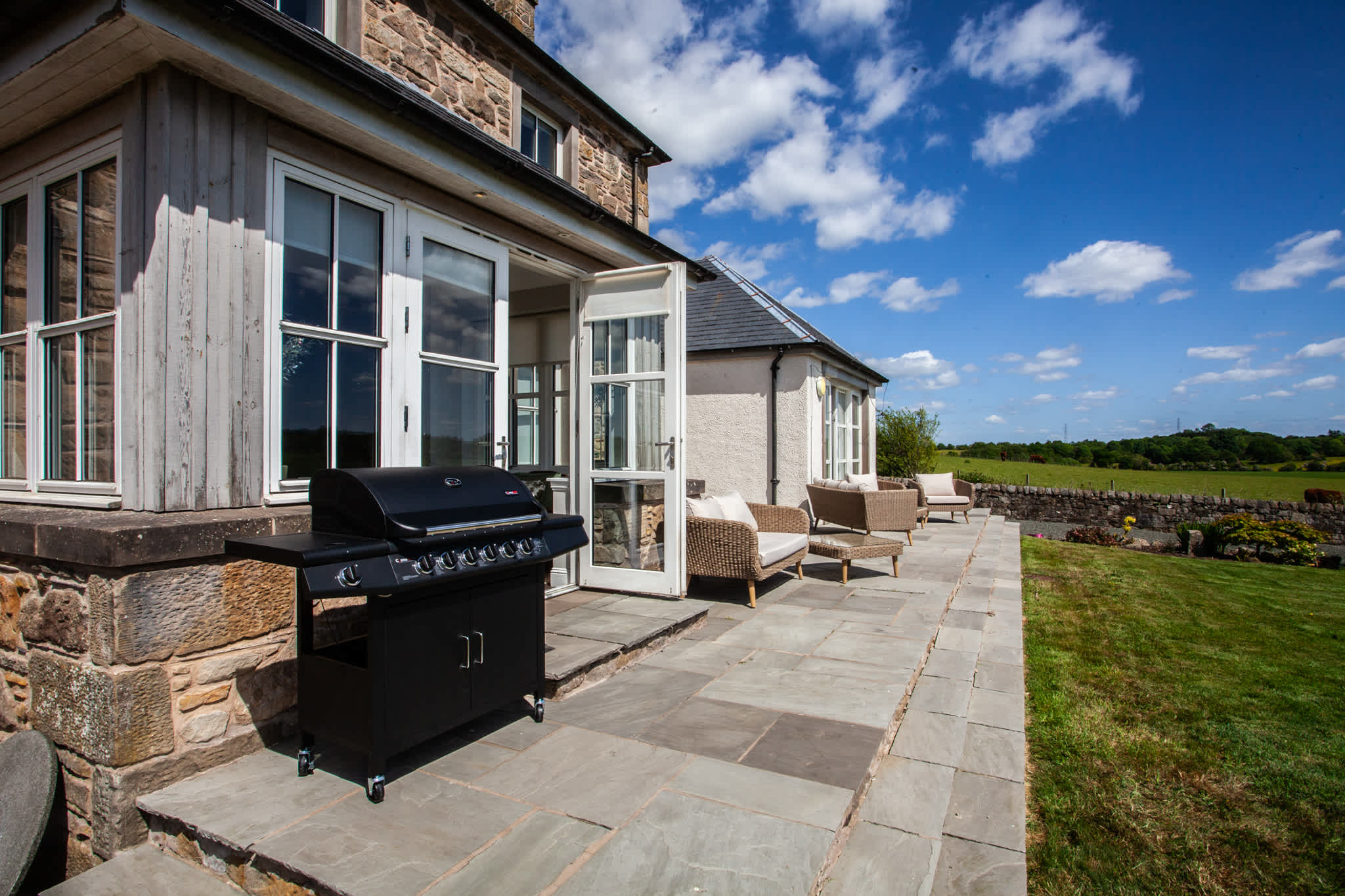 Farmhouse Retreat with Large Hot Tub in Drumcross Farmhouse, Drumcross Road PA7 5NU - Property image 51 - VivreStays