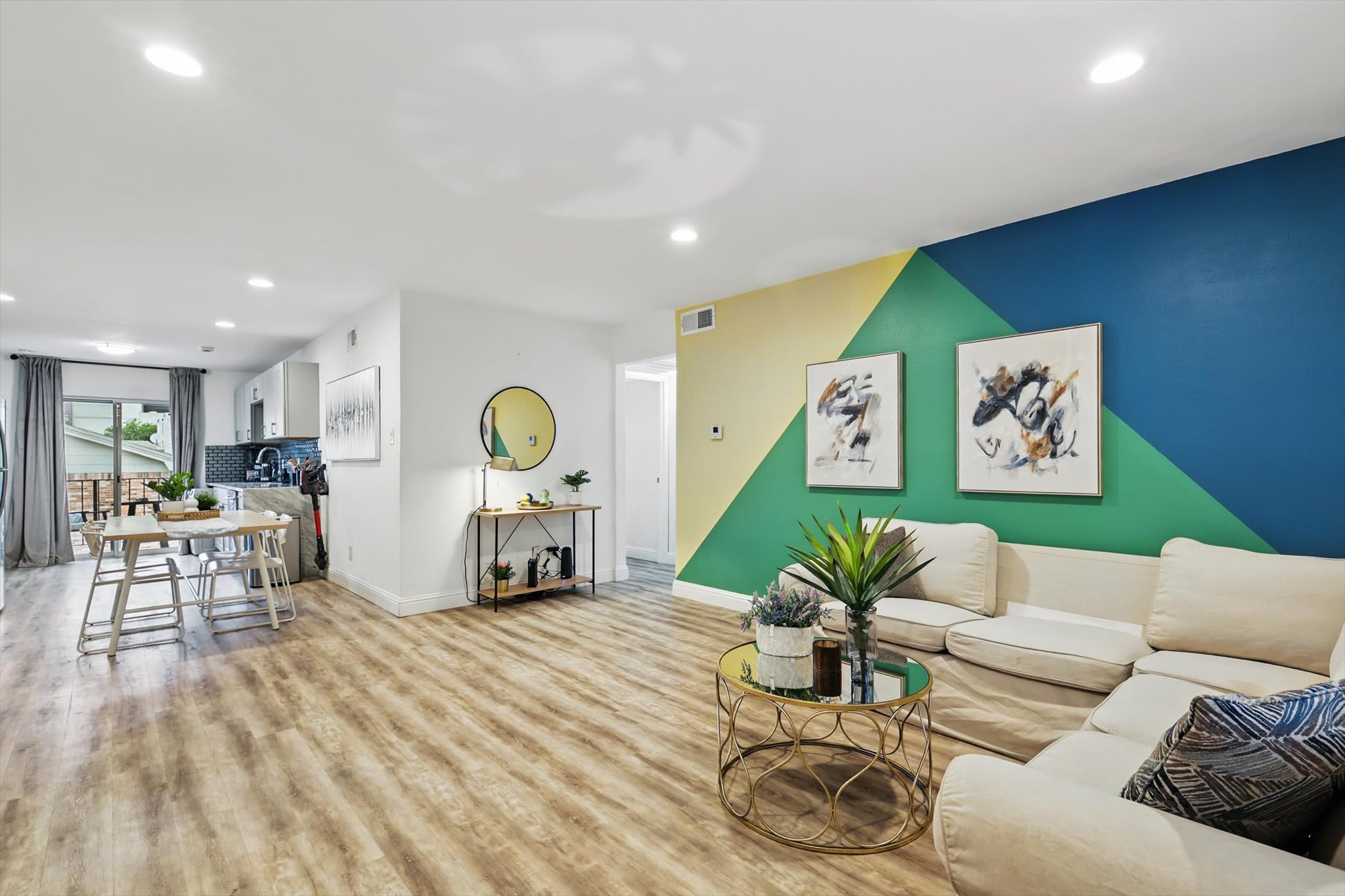 2-BD/2-BA Apartment w Pool & Patio — Dallas, TX — vacation rental