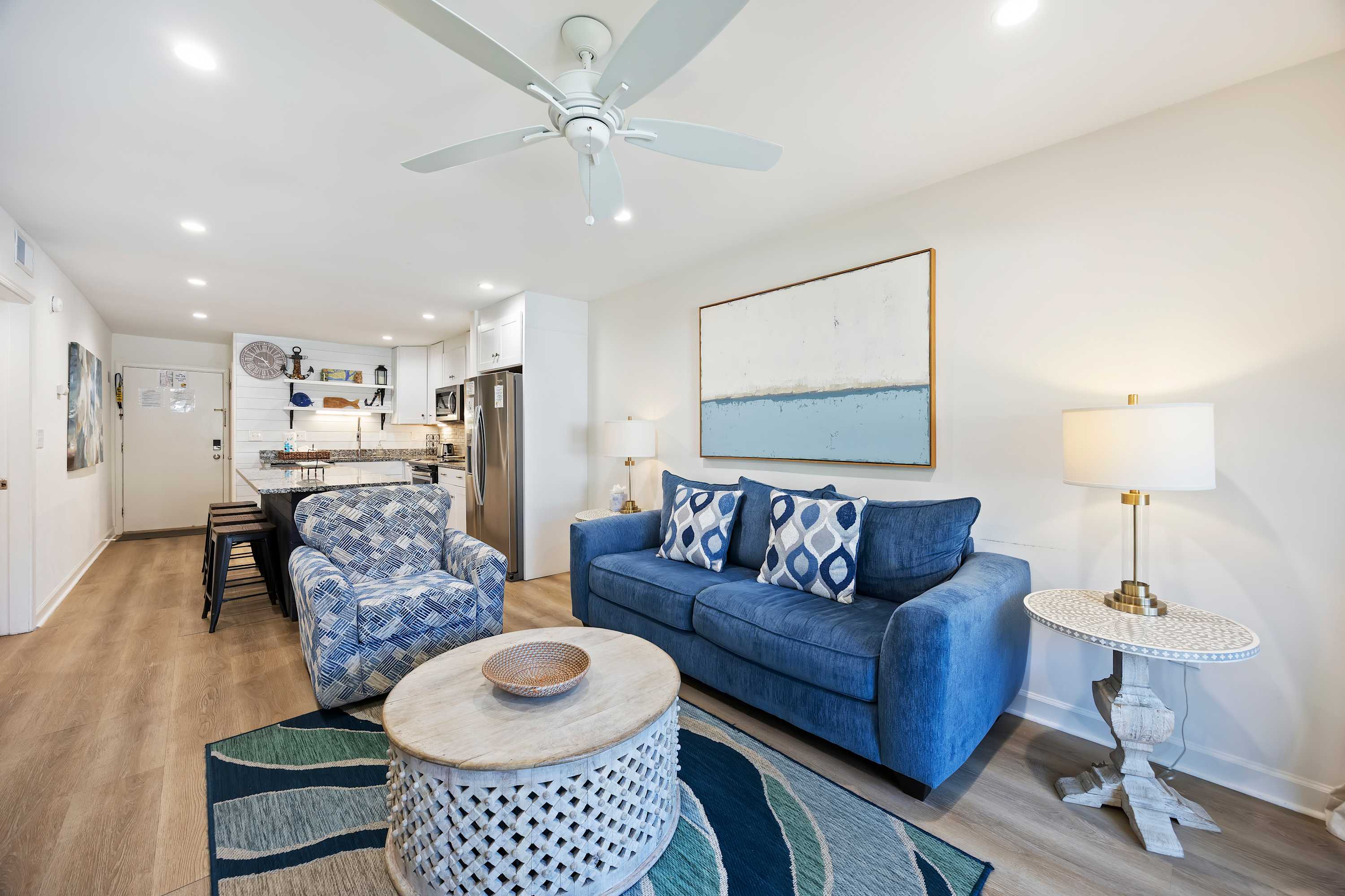 First Floor Villa Tranquil Getaway by the Sound | Photo 2