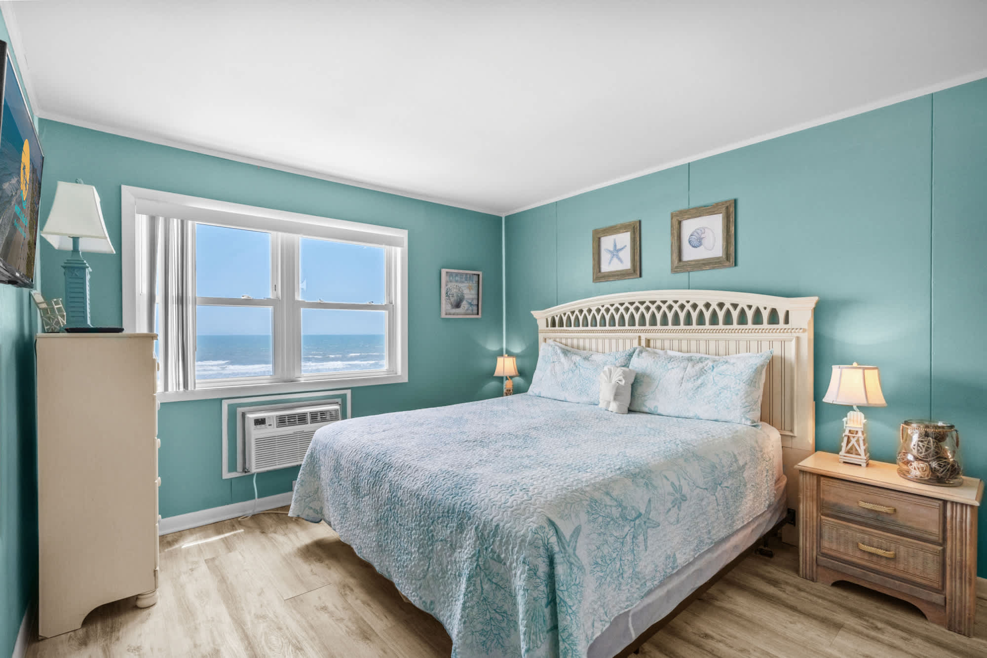 Bedroom 1 - Oceanfront