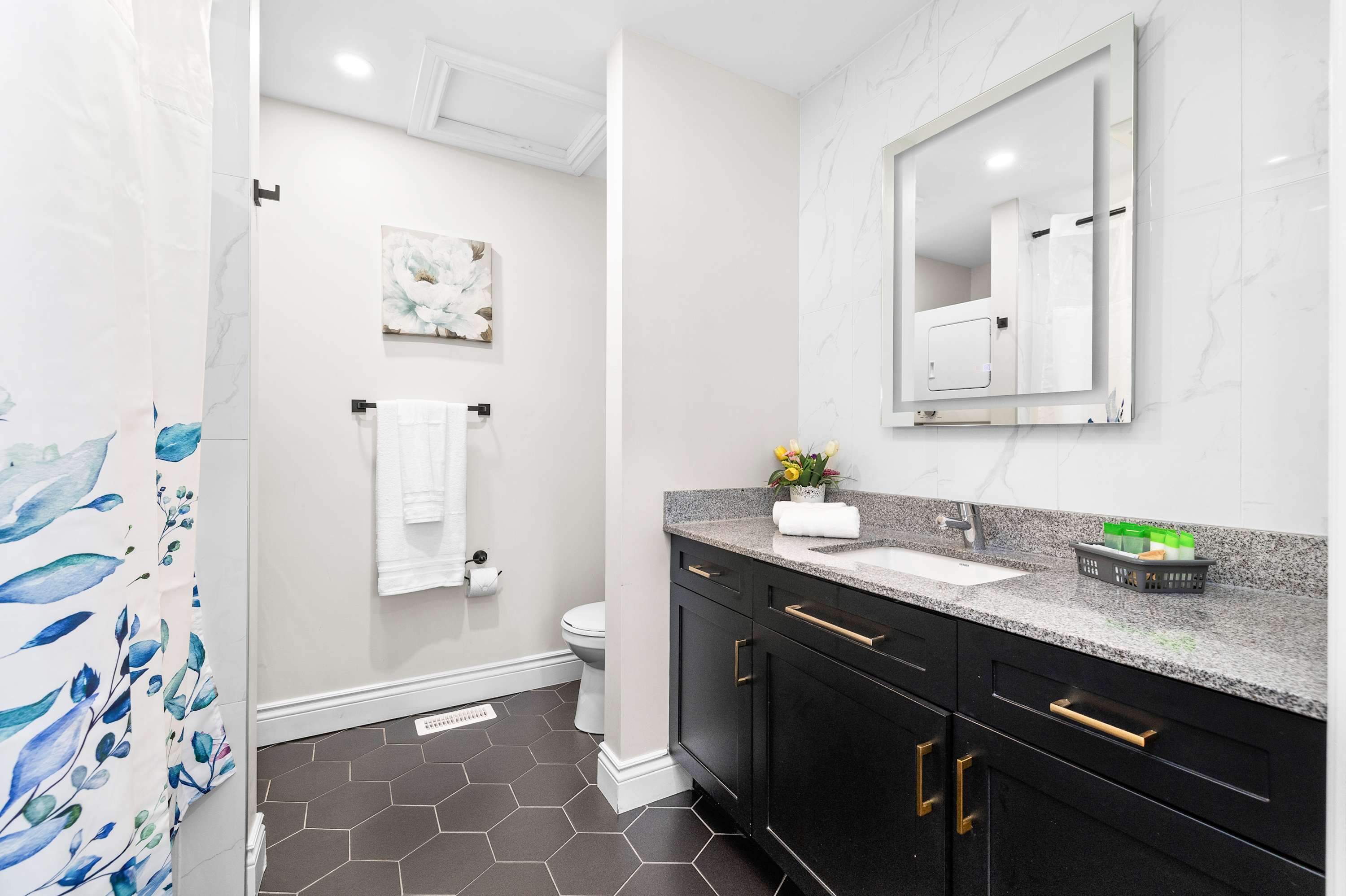 Stylish 2 Bedroom Condo Downtown Ottawa | Photo 9