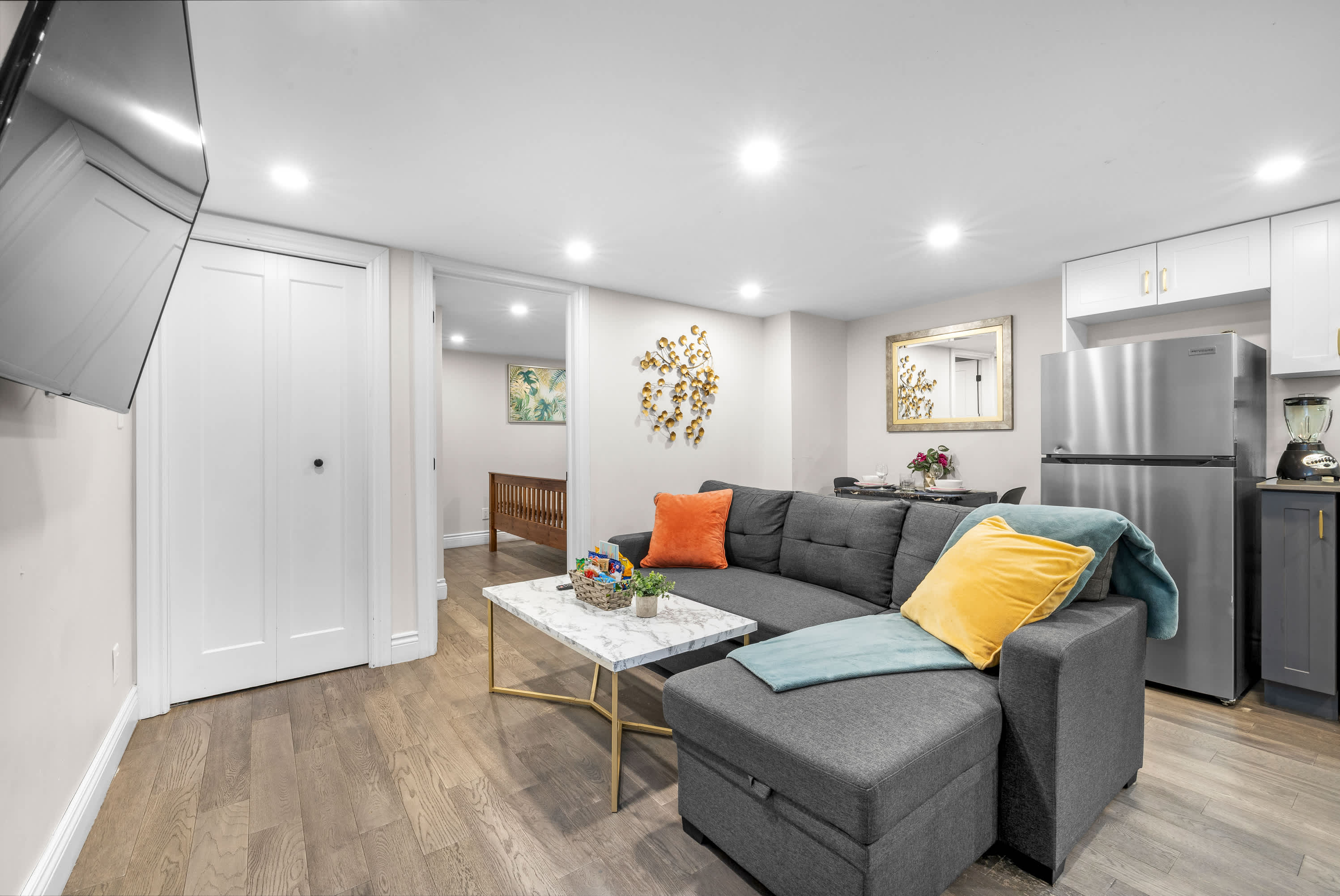 Charming 1BR Flat in Ottawa Historic Lower Town