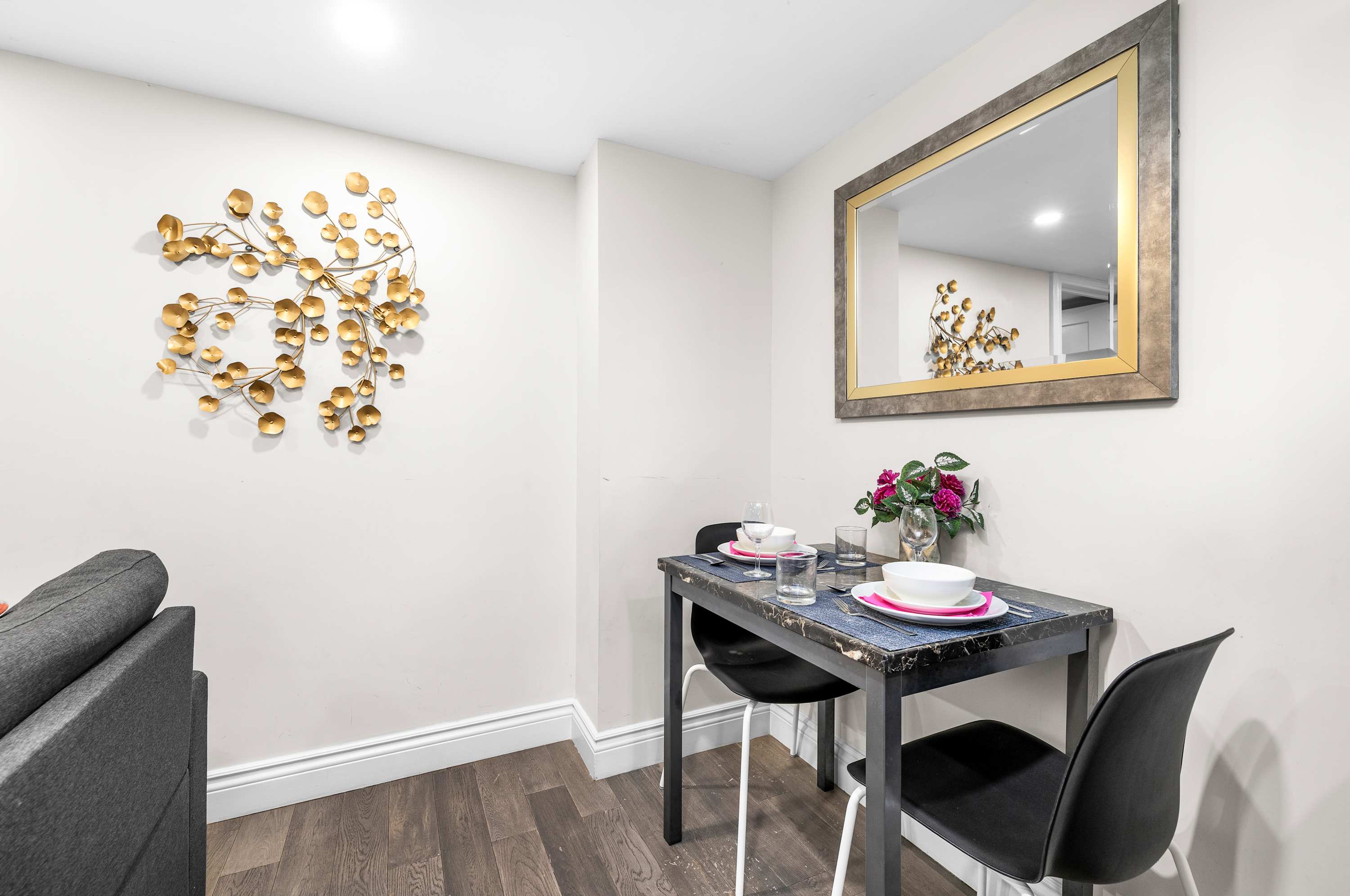 Charming 1BR Flat in Ottawa s Historic Lower Town | Photo 6