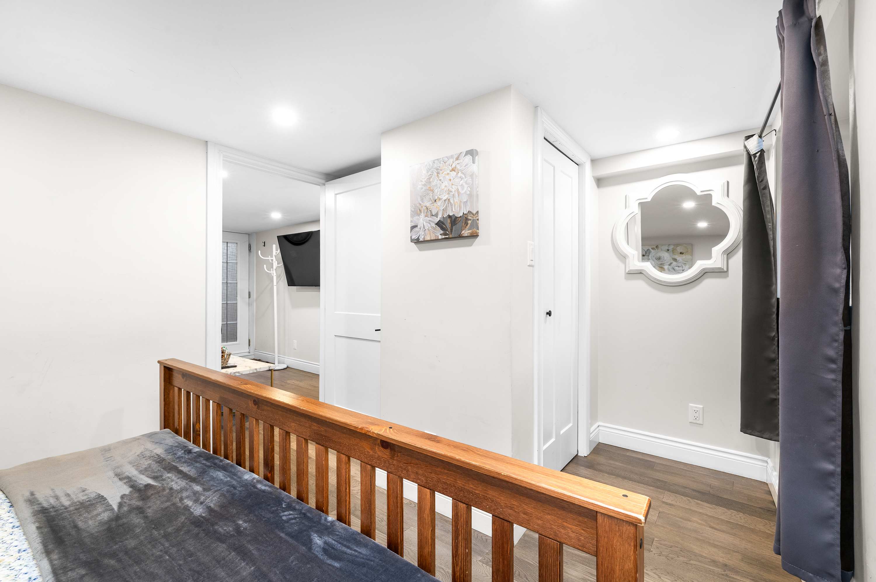 Charming 1BR Flat in Ottawa s Historic Lower Town | Photo 8