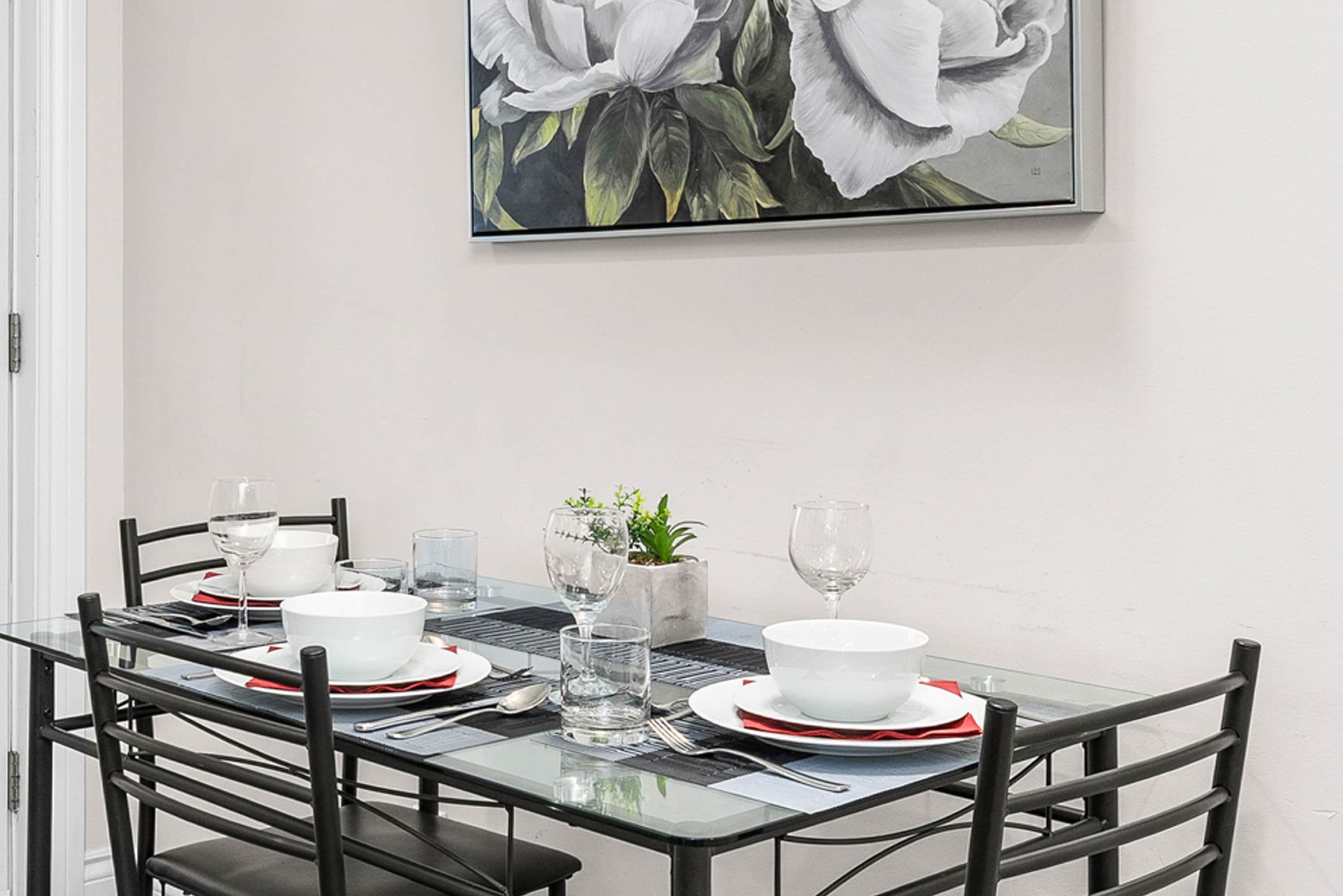 Stylish 2 Bedroom Condo Downtown Ottawa | Photo 7