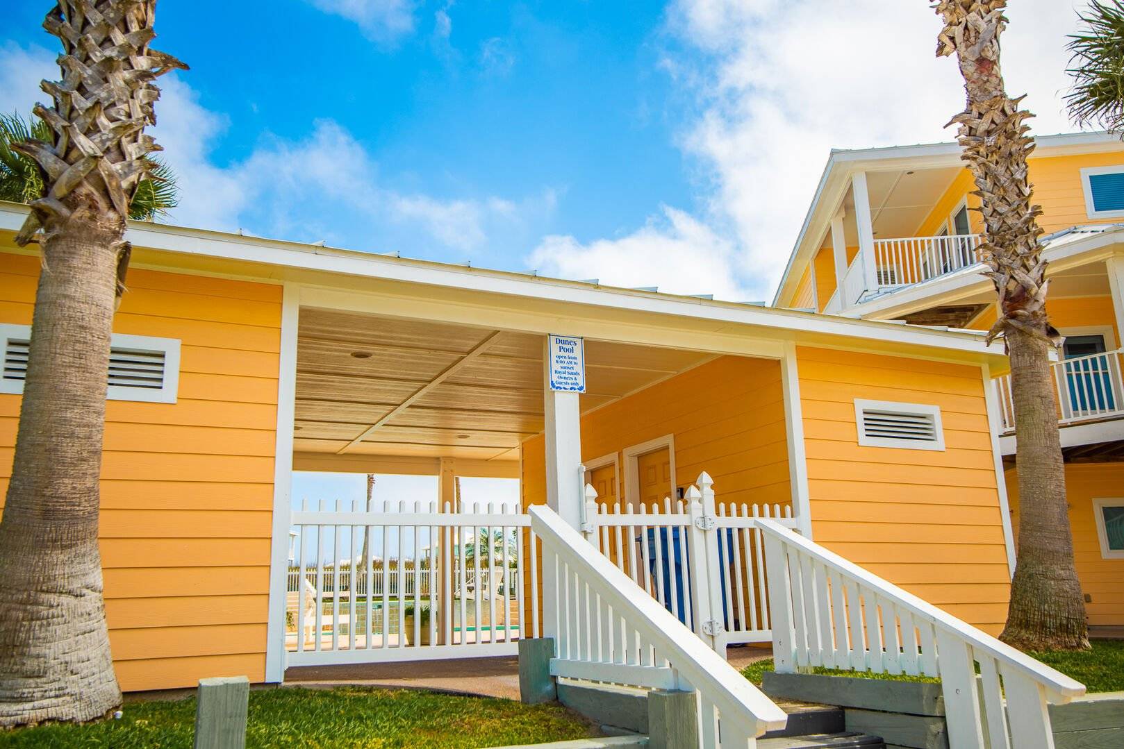 Boardwalk, 2 Pools & Scenic Decks | Island Breeze