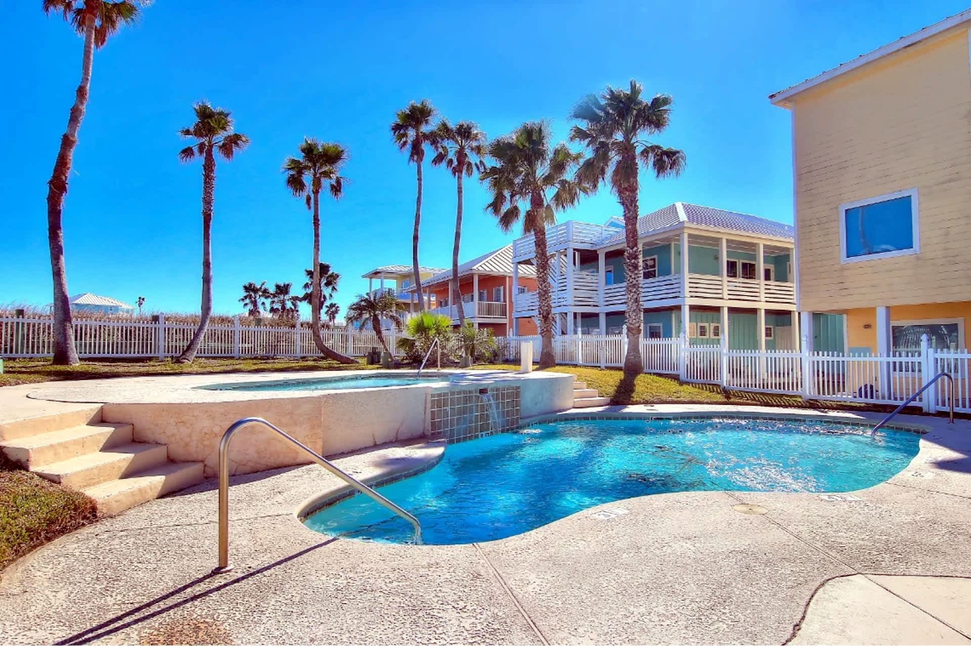 Boardwalk, 2 Pools & Scenic Decks | Island Breeze