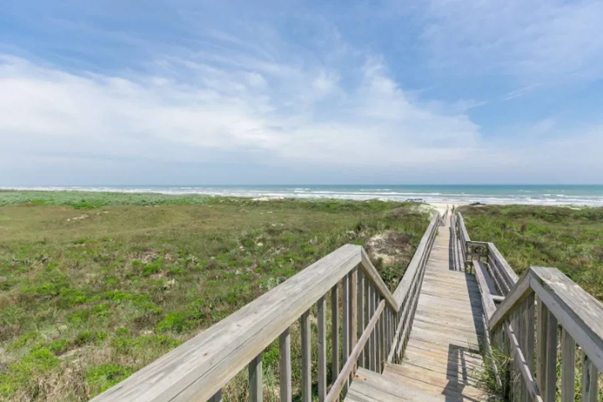 Boardwalk, 2 Pools & Scenic Decks | Island Breeze