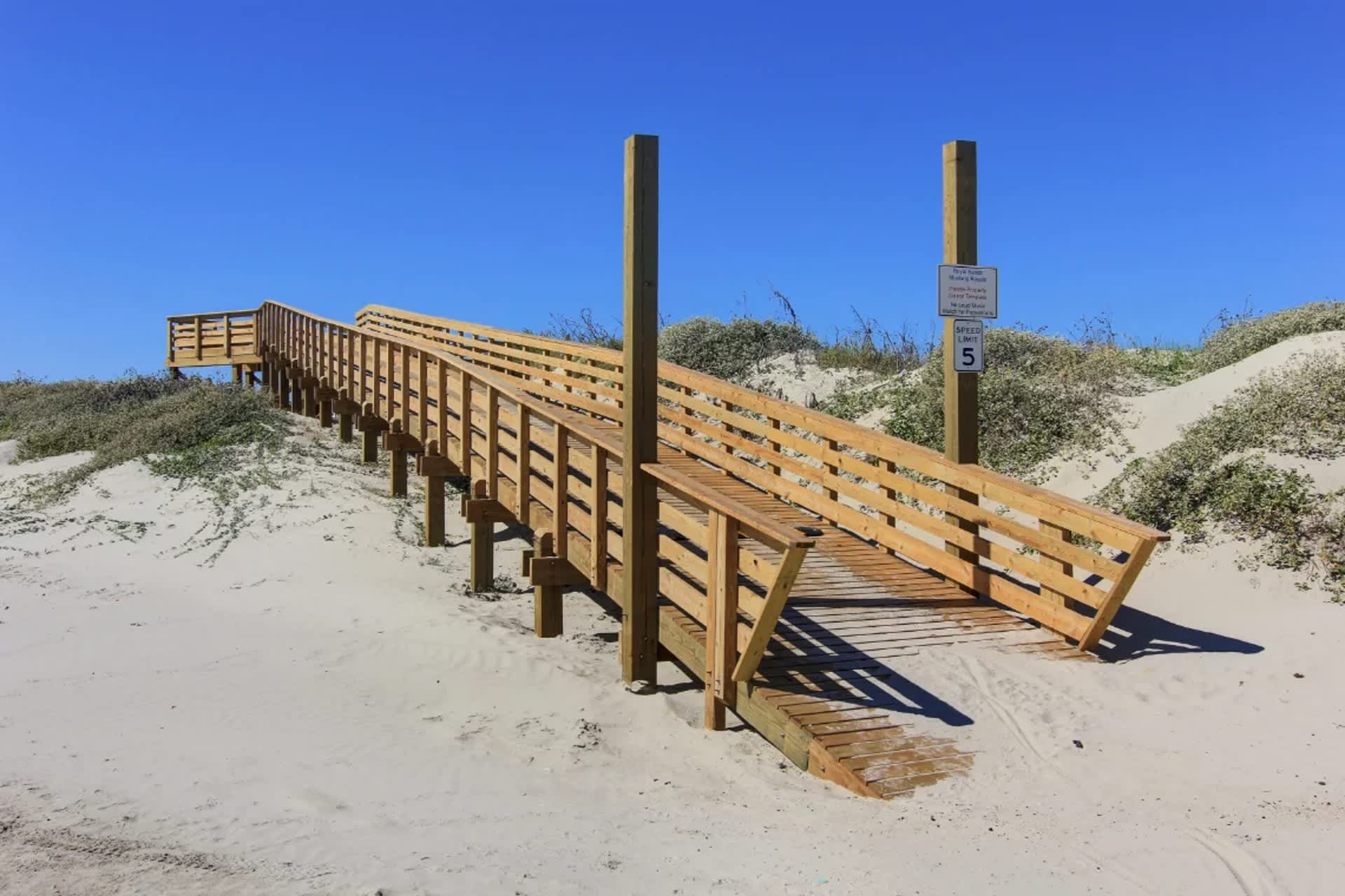 Boardwalk, 2 Pools & Scenic Decks | Island Breeze