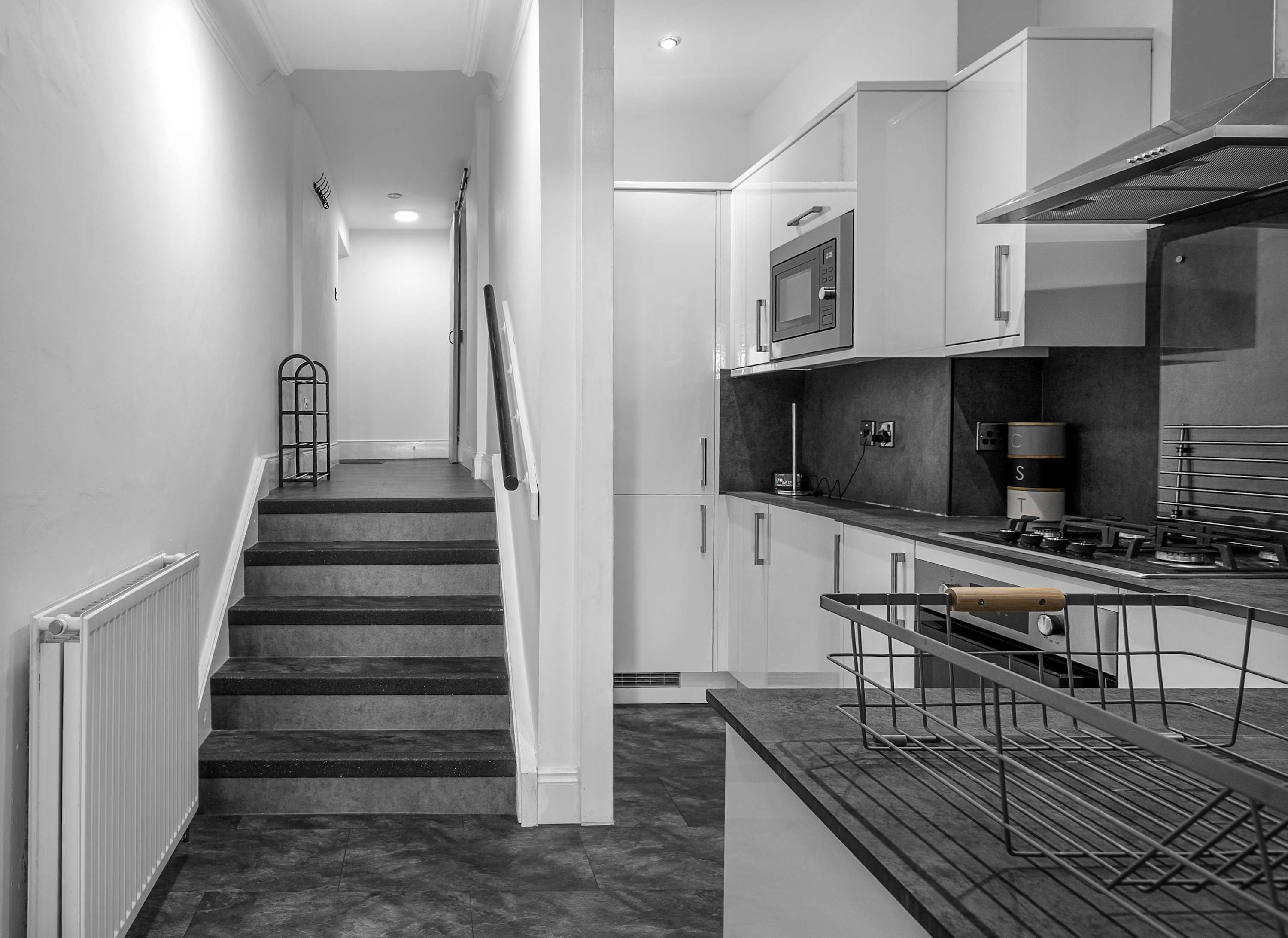 Elegant Apartment with Breathtaking Bay & Sea Views in 5 Westwood, Argyle Terrace PA20 OBE - Property image 15 - VivreStays