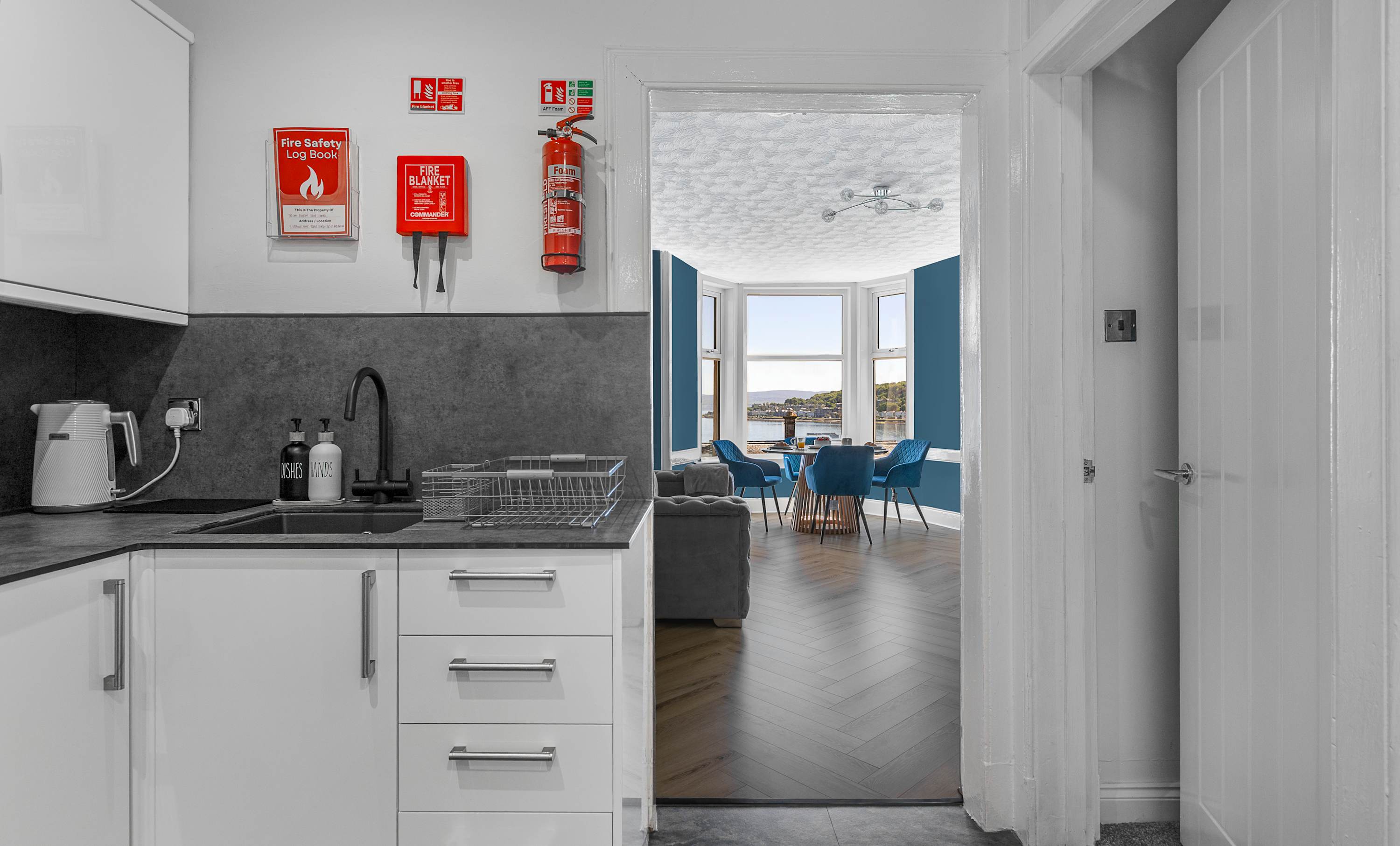 Elegant Apartment with Breathtaking Bay & Sea Views in 5 Westwood, Argyle Terrace PA20 OBE - Property image 16 - VivreStays