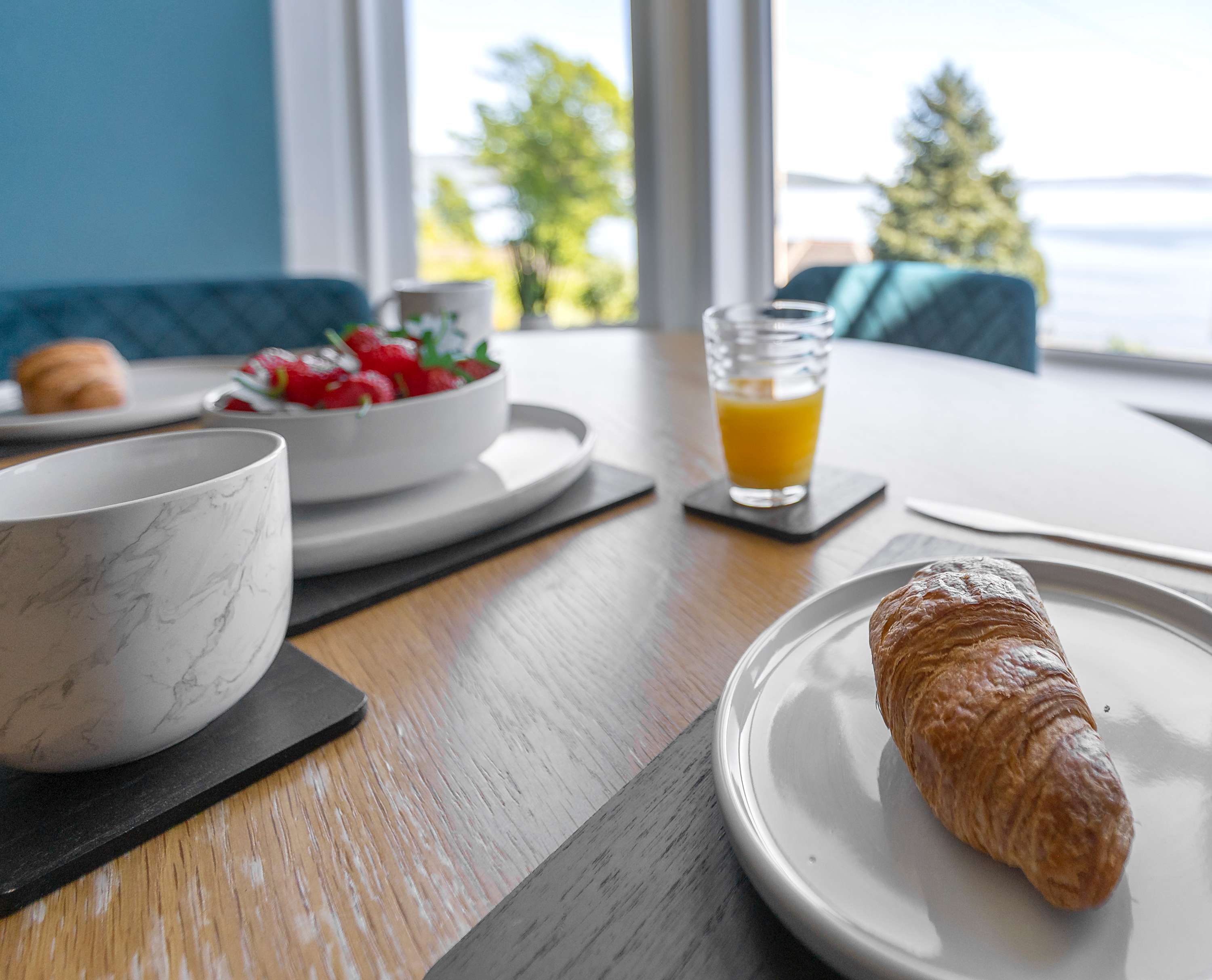 Elegant Apartment with Breathtaking Bay & Sea Views in 5 Westwood, Argyle Terrace PA20 OBE - Property image 13 - VivreStays