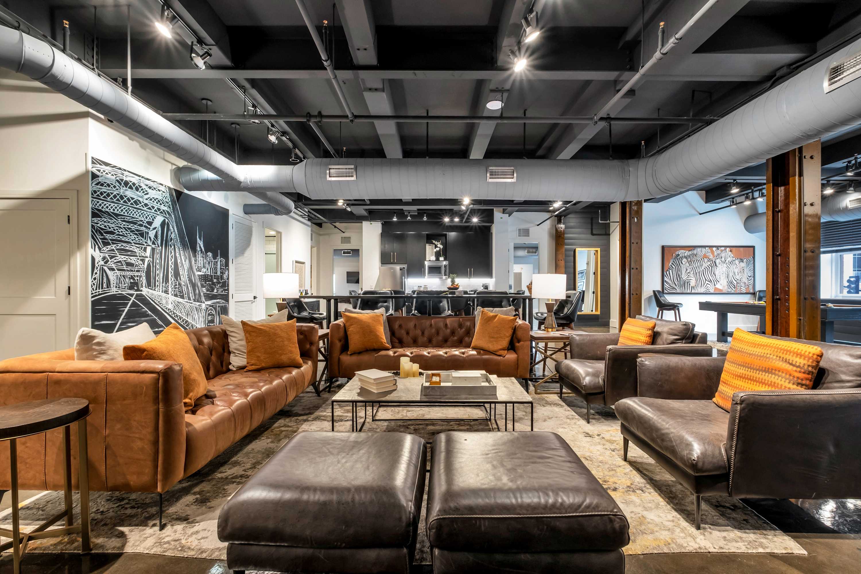 Modern Suite 6BR, 3,400 sq ft Walkable to Broadway — Nashville, TN — vacation rental