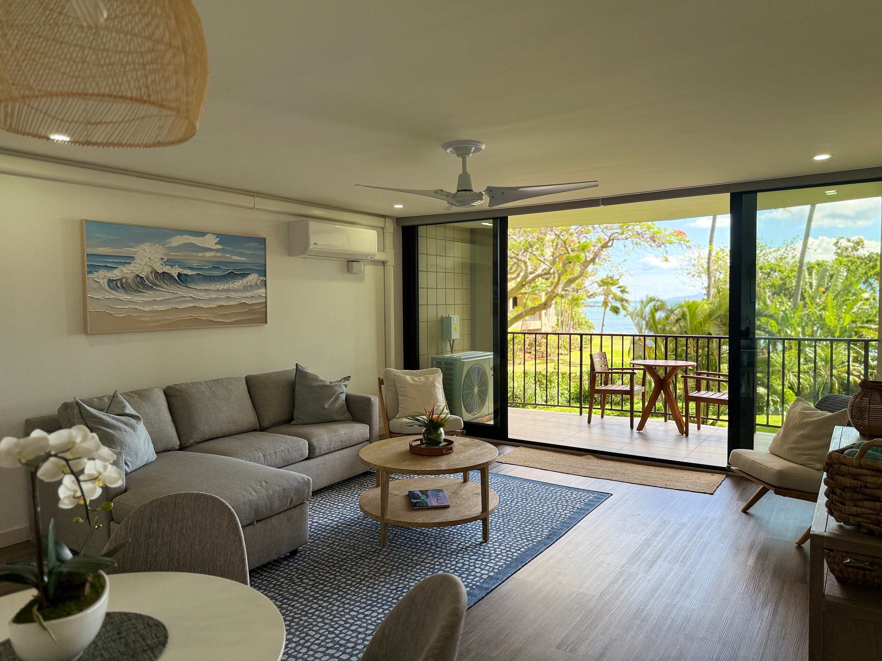 Luxe Beachfront Escape: Ocean Views, AC & Premium Amenities — Lahaina, HI — vacation rental