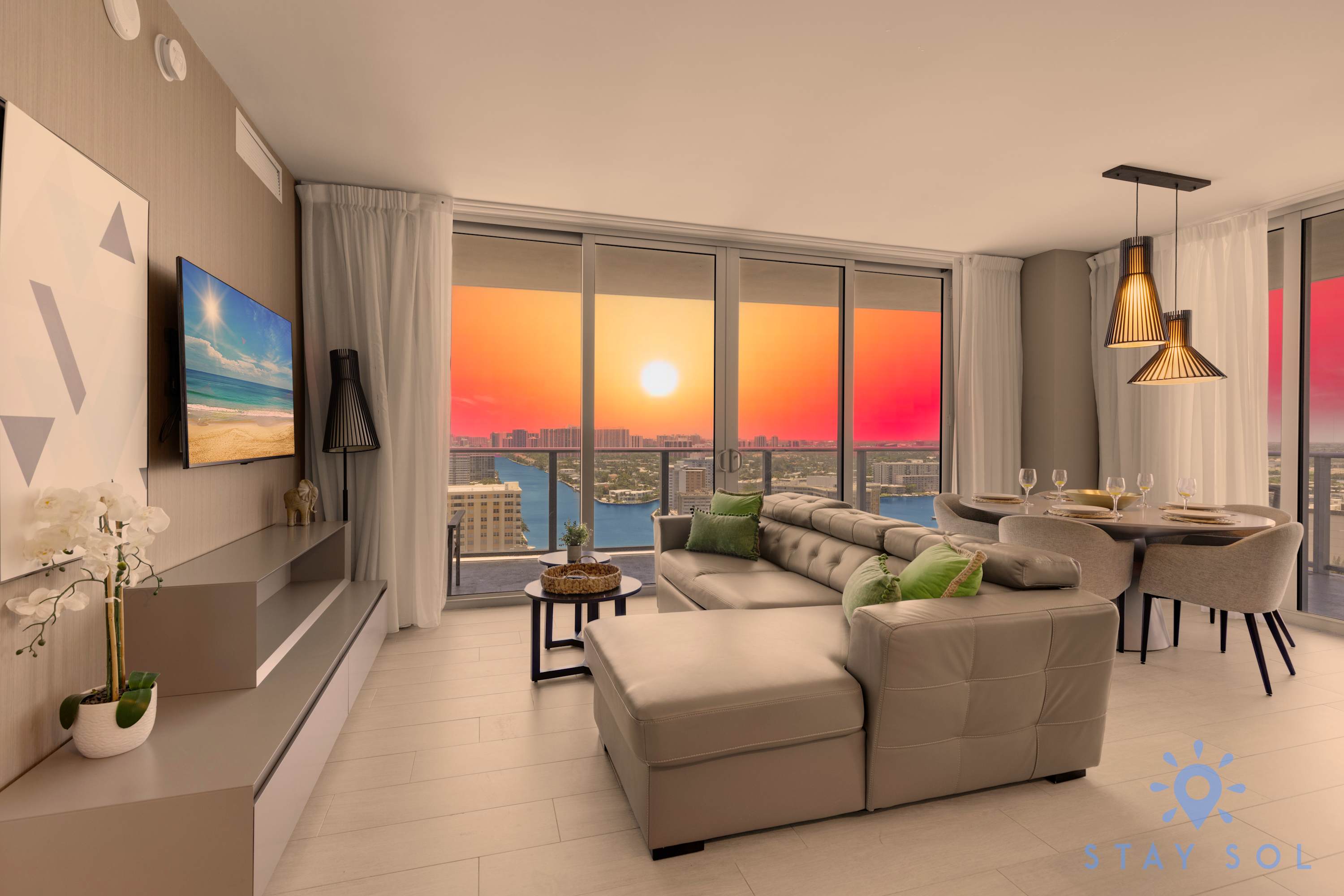 Luxury 3 Br|Corner Balcony|Panoramic View+ Pools — Hollywood, FL — vacation rental