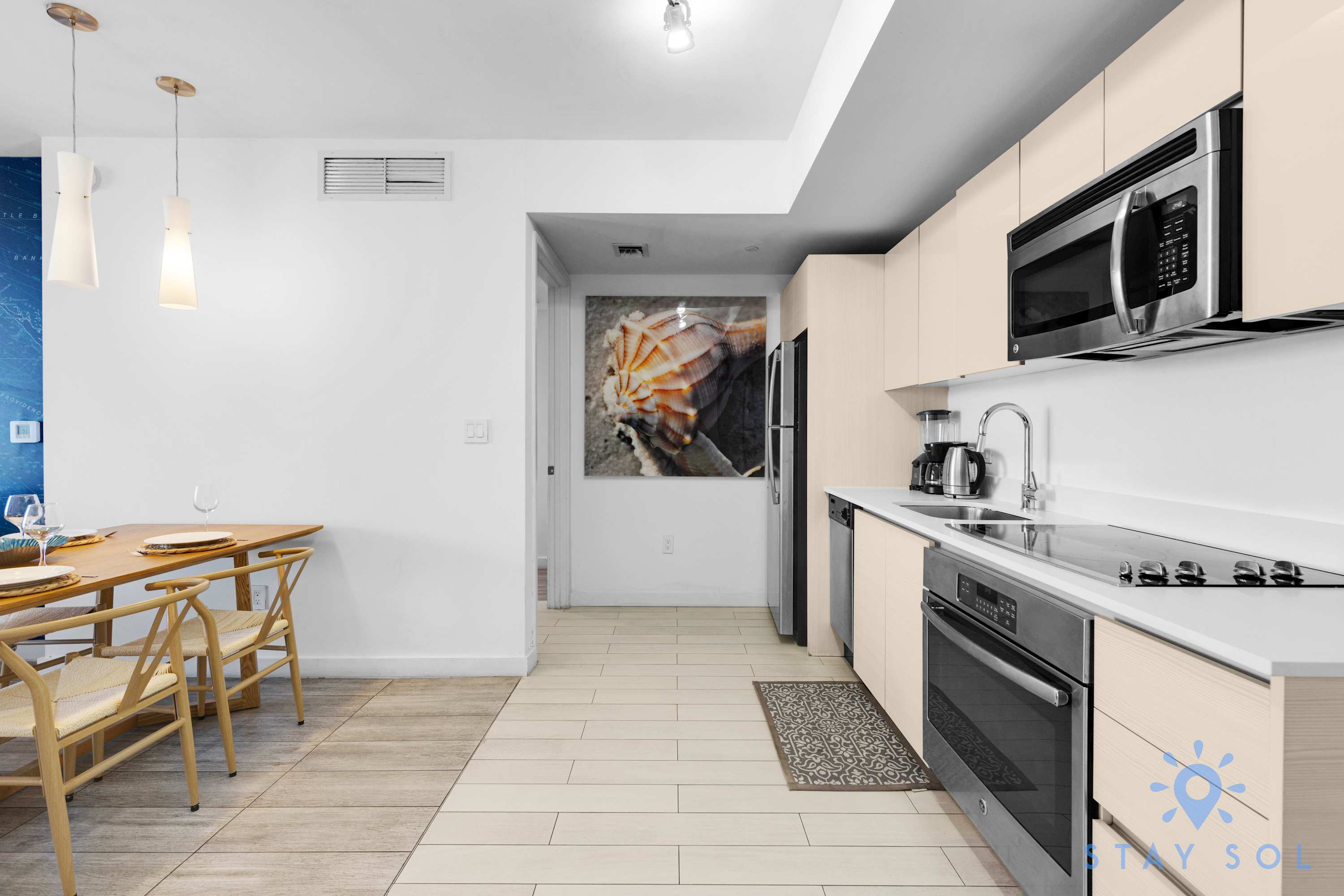 Cozy Getaway | 1BR + Gym | Beachside Vibe