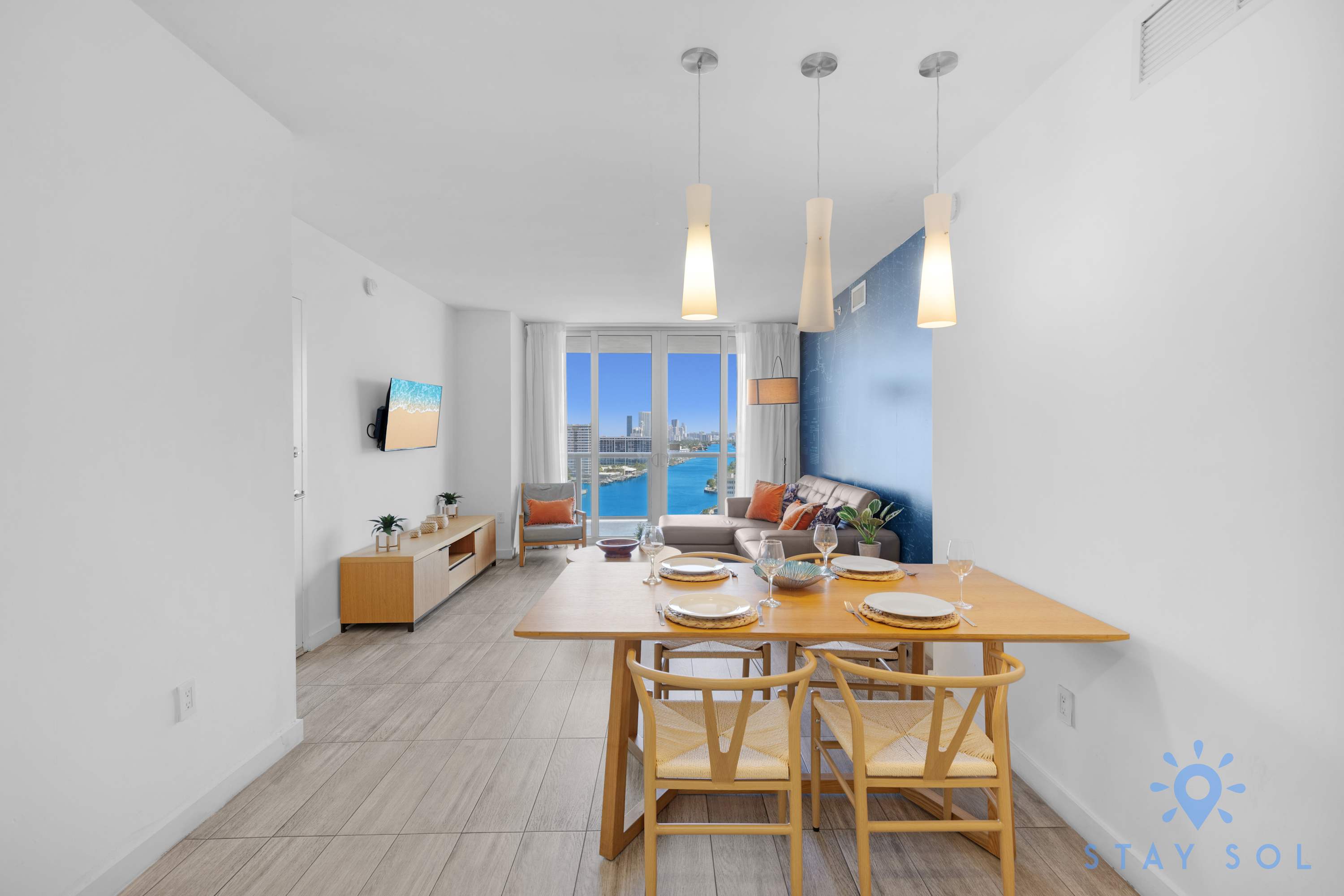 Cozy Getaway | 1BR + Gym | Beachside Vibe