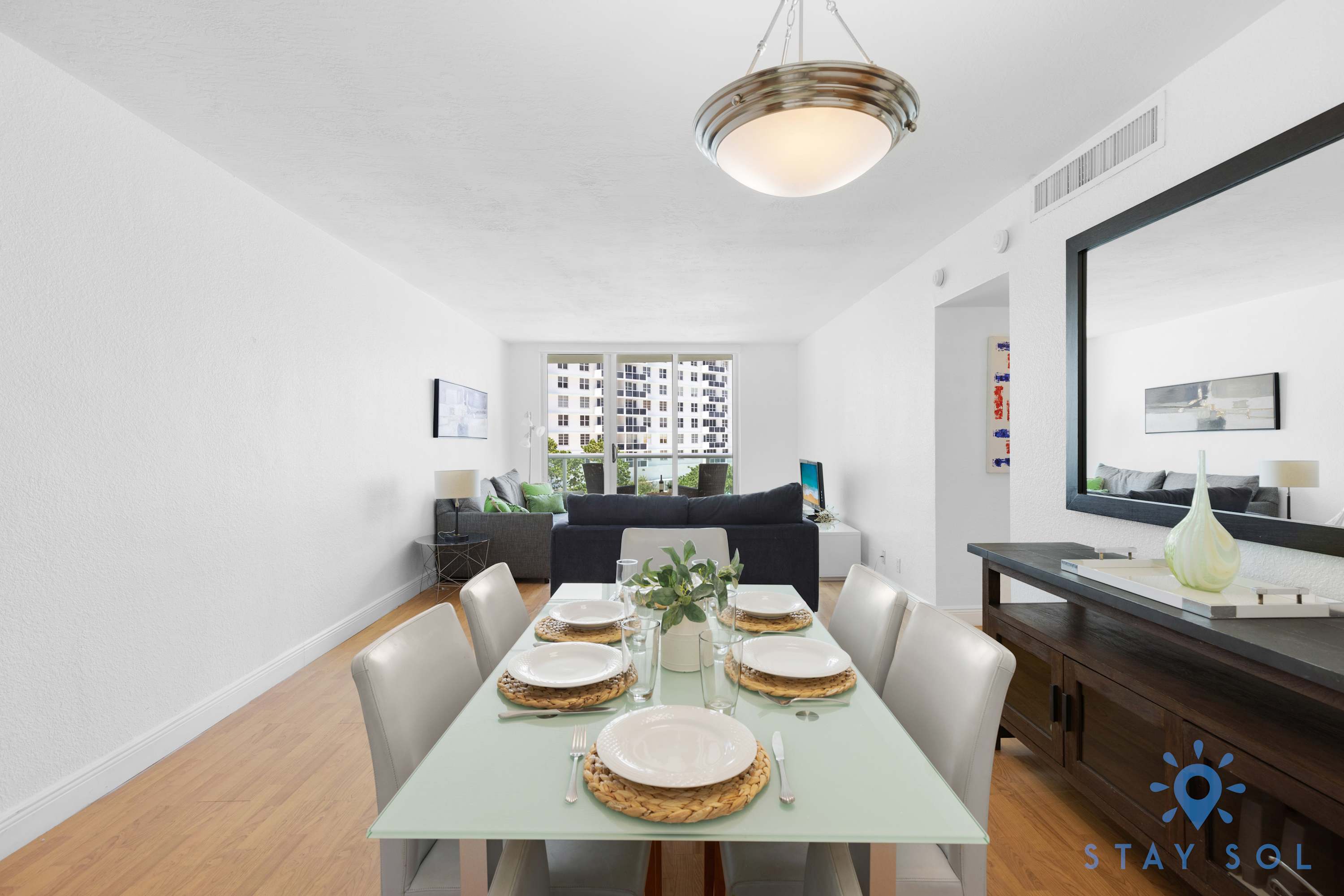 Amazing Apt with Pool & Amenities
