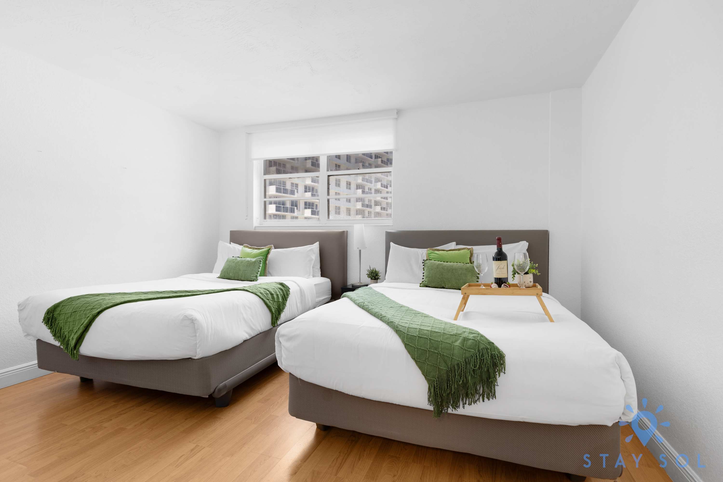 Amazing Apt with Pool & Amenities
