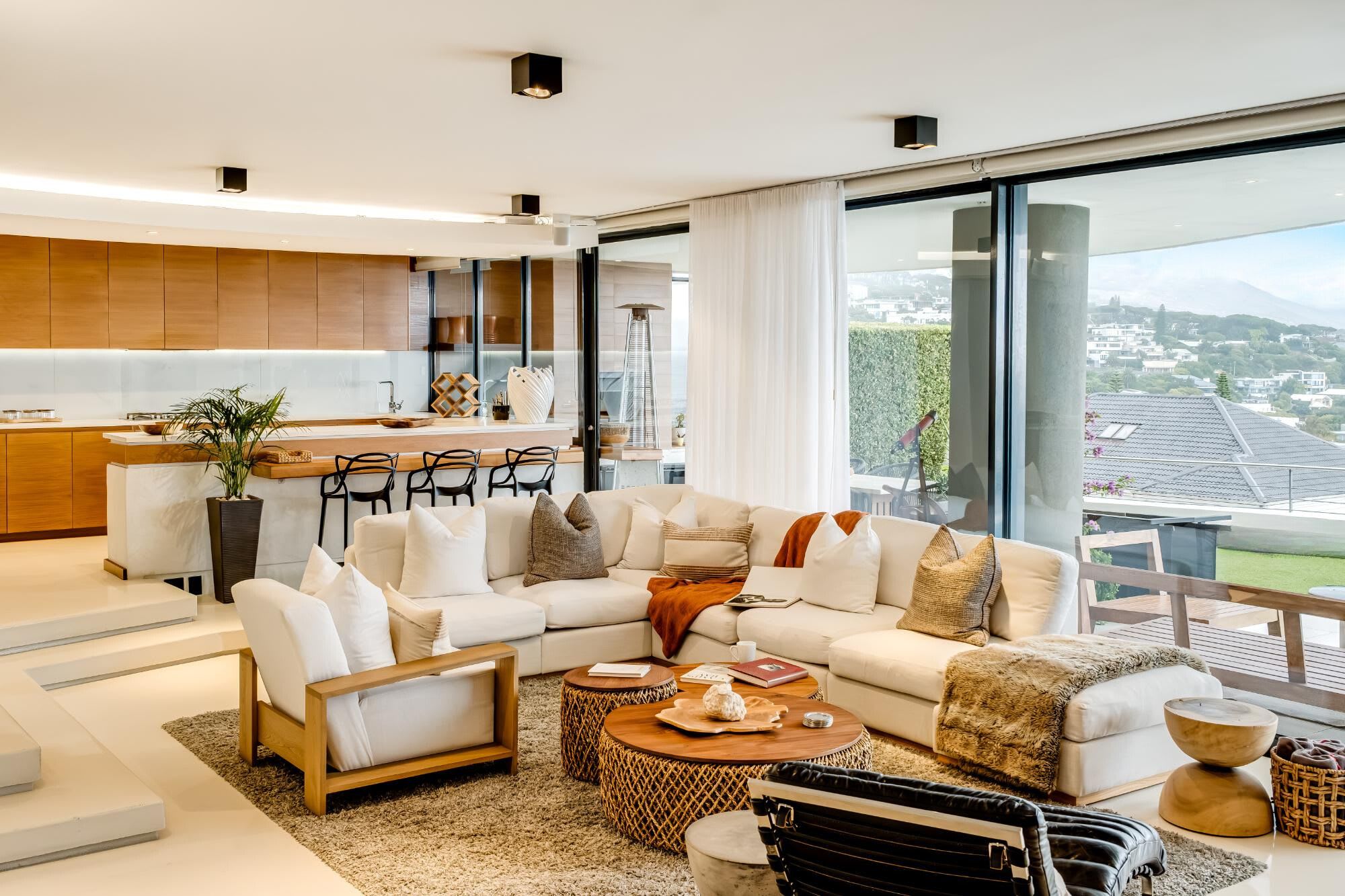 Phenomenally Designed Masterpiece Oceans 33 Villa | Photo 2