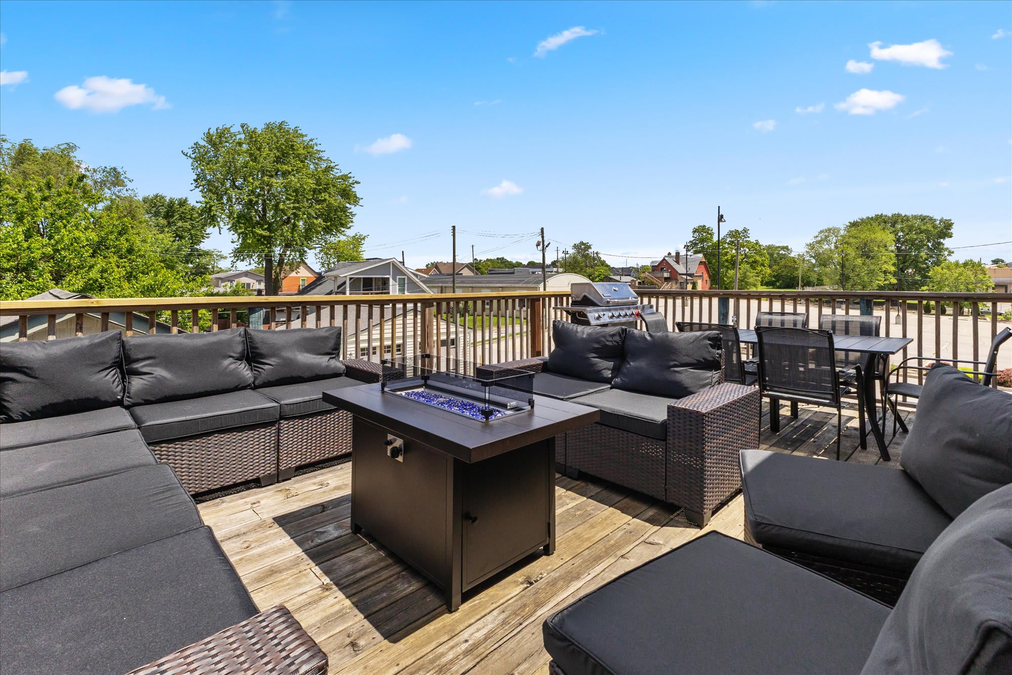 Huge Downtown Retreat with Free Parking — Indianapolis, IN — vacation rental