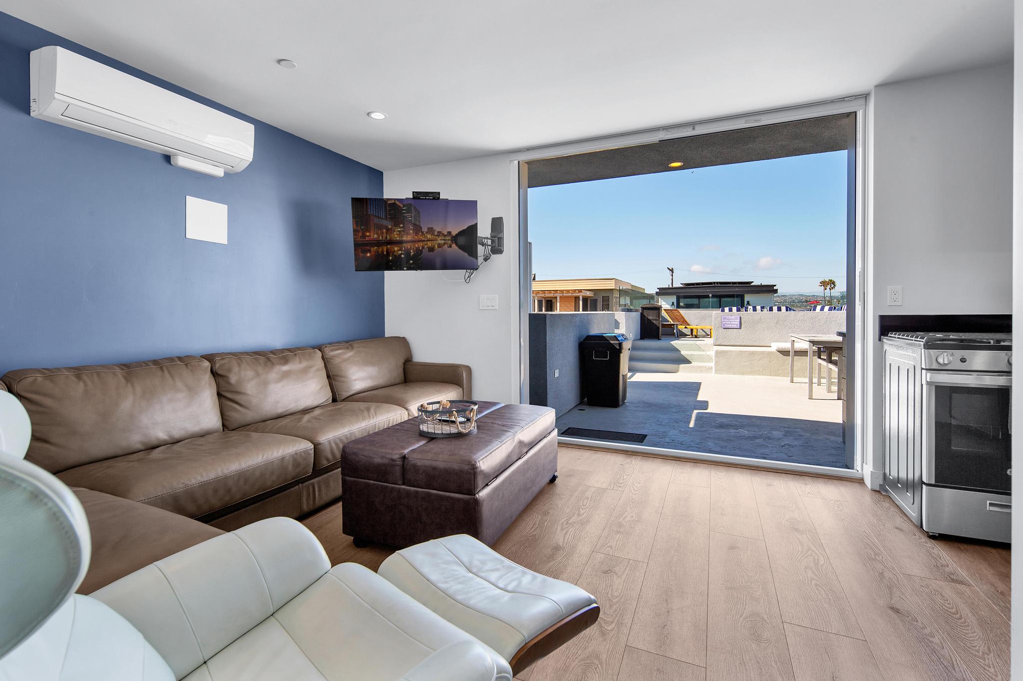 RMB IV Island Rooftop Loft, 1Bd, 1Ba - Sleeps 4 — San Diego, CA — vacation rental