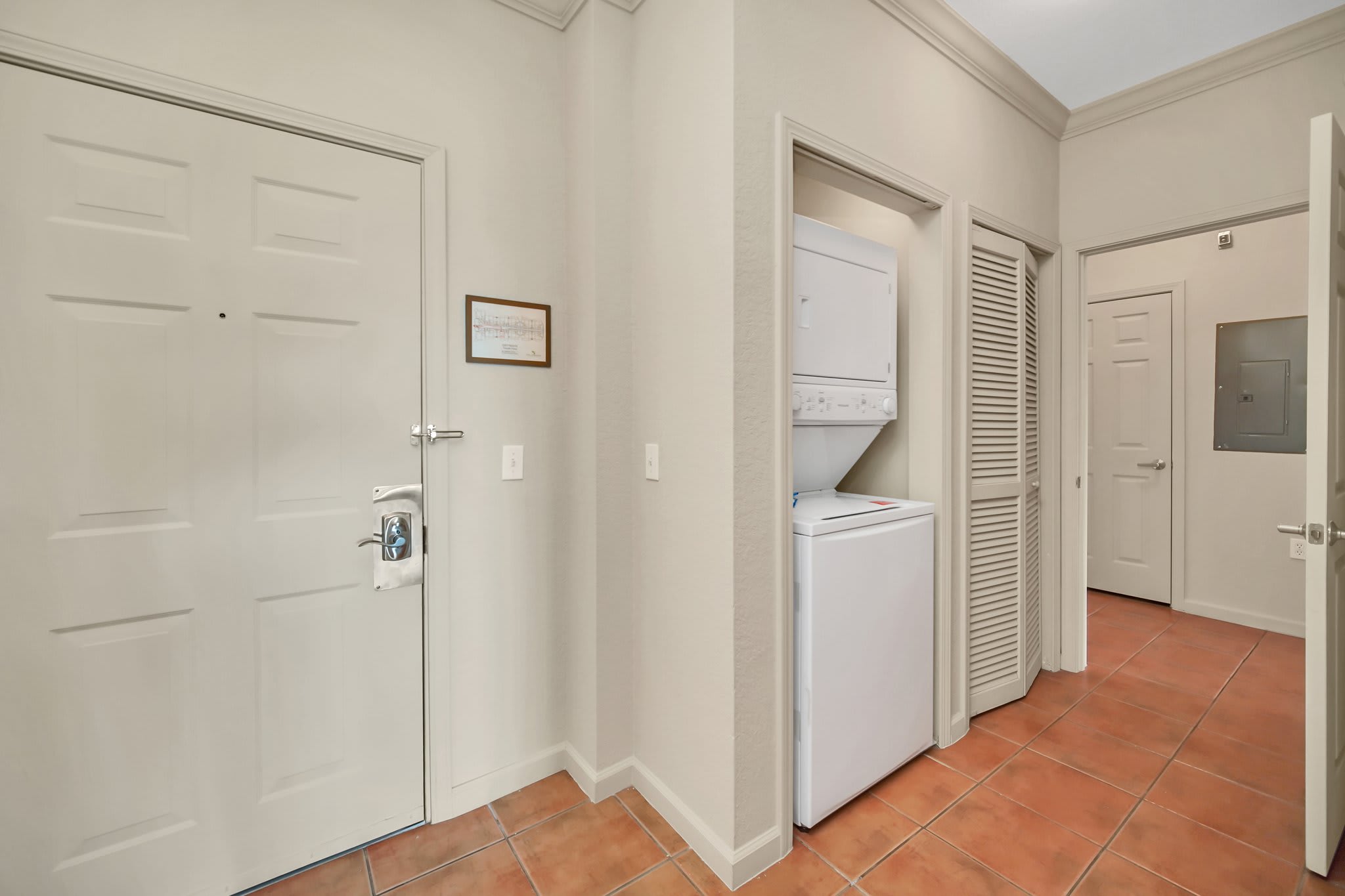 In-suite laundry facilities (washer and dryer)