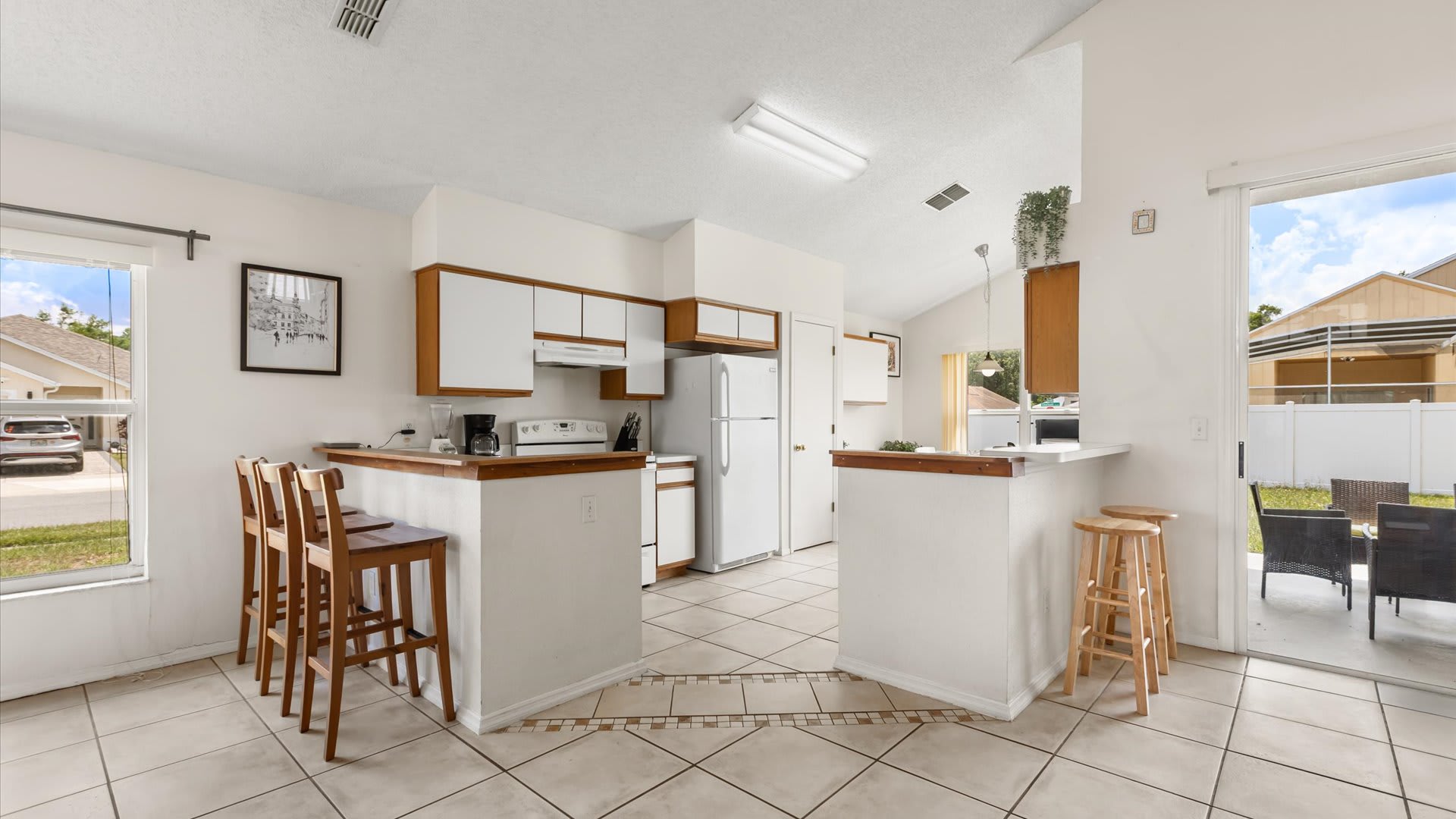Kitchen with breakfast bar seating area