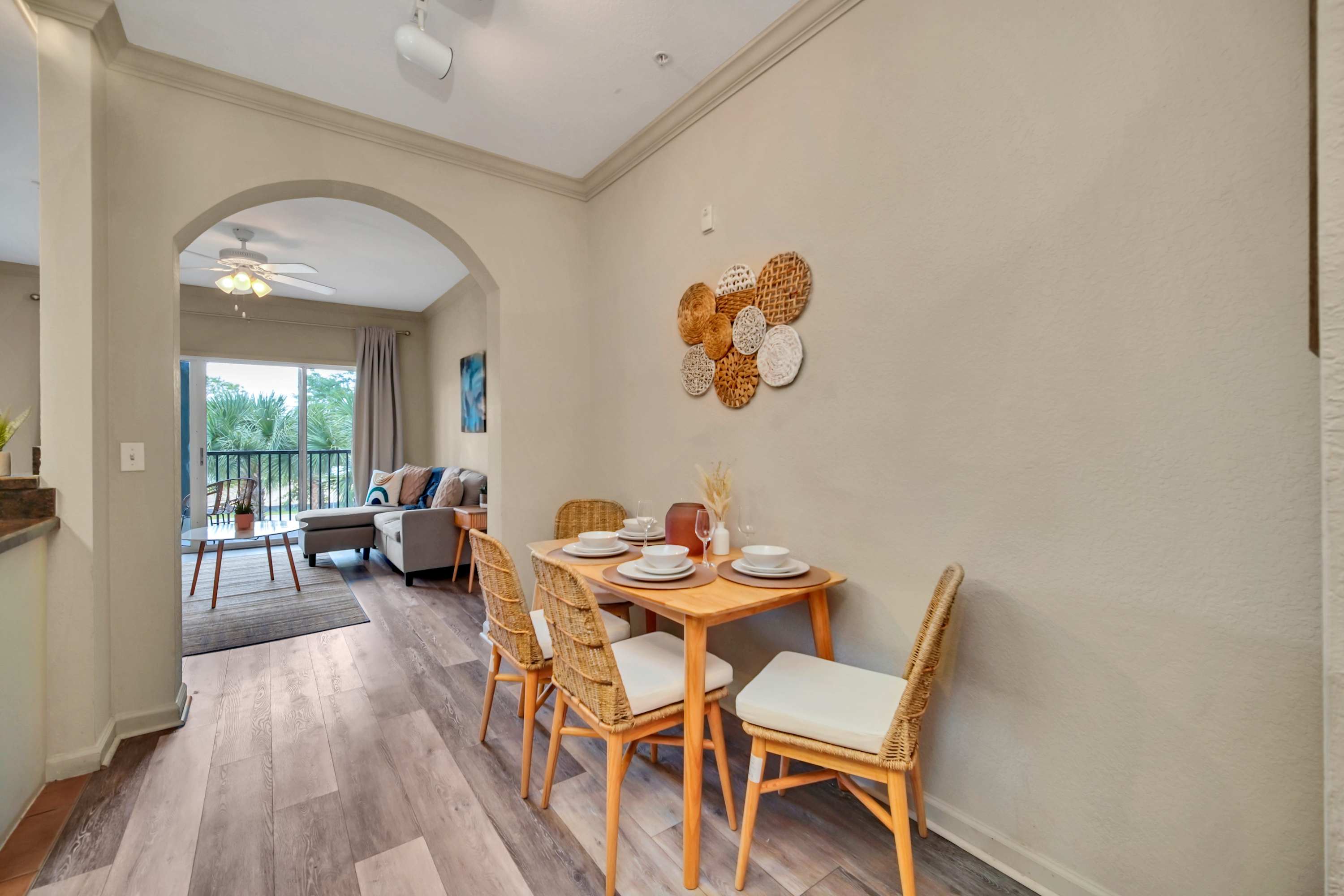 Upstay Tropical Style Family Condo w Pool 3