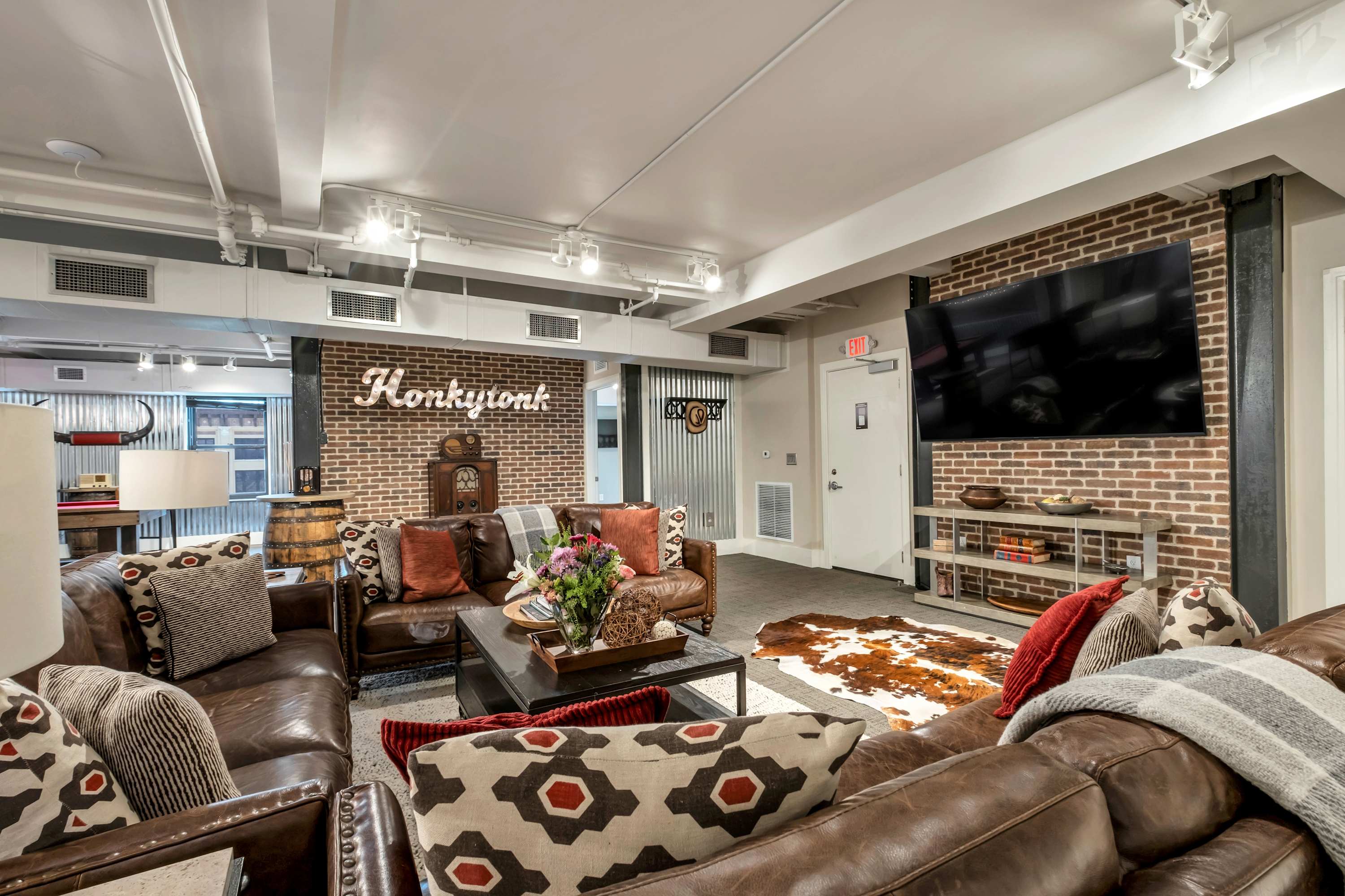 Honky Tonk Suite/6 BR/3600sqft, Walkto Broadway — Nashville, TN — vacation rental