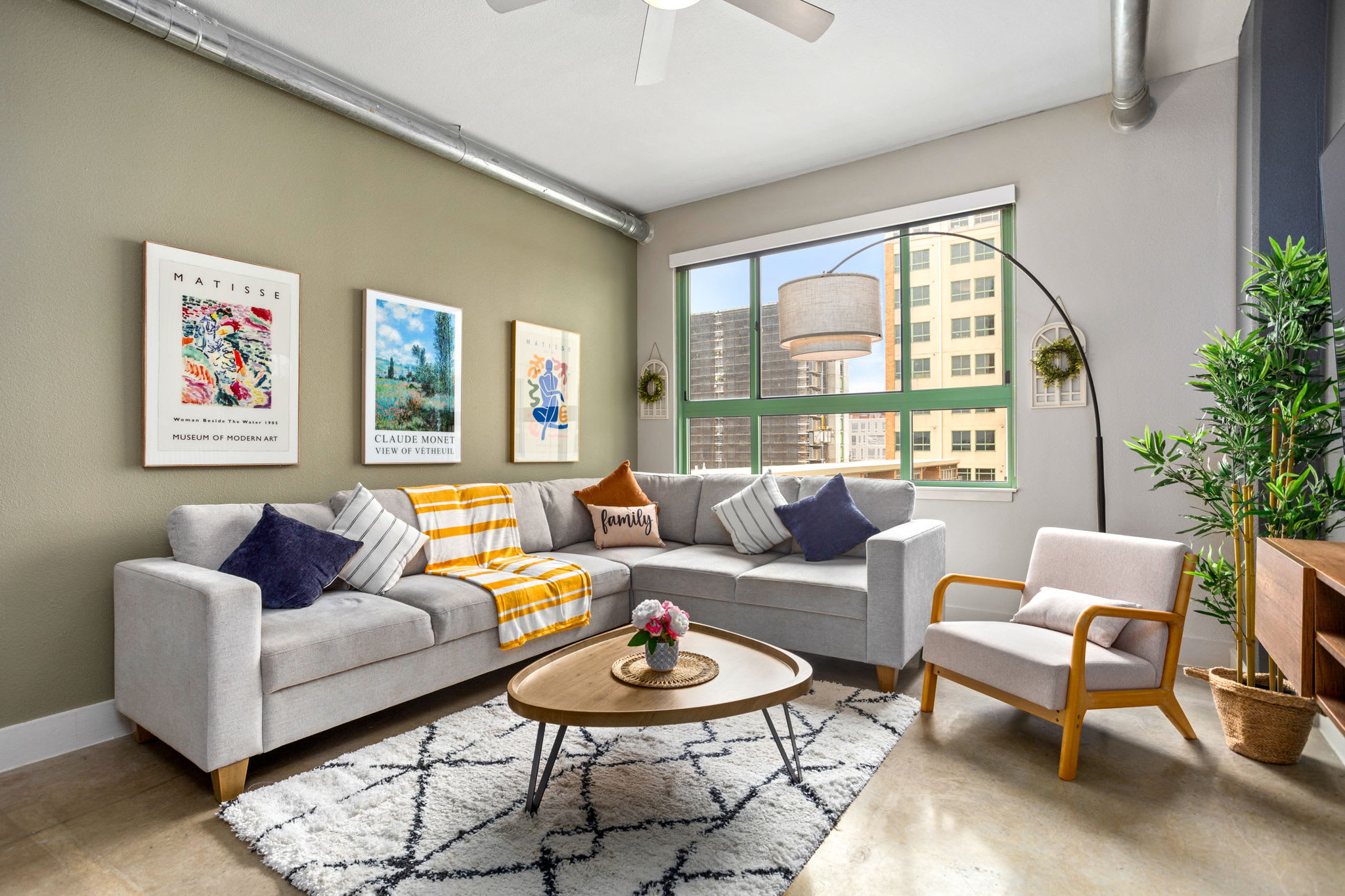 Central Flat w Pool|FREE Parking|Walk to Riverwalk — San Antonio, TX — vacation rental
