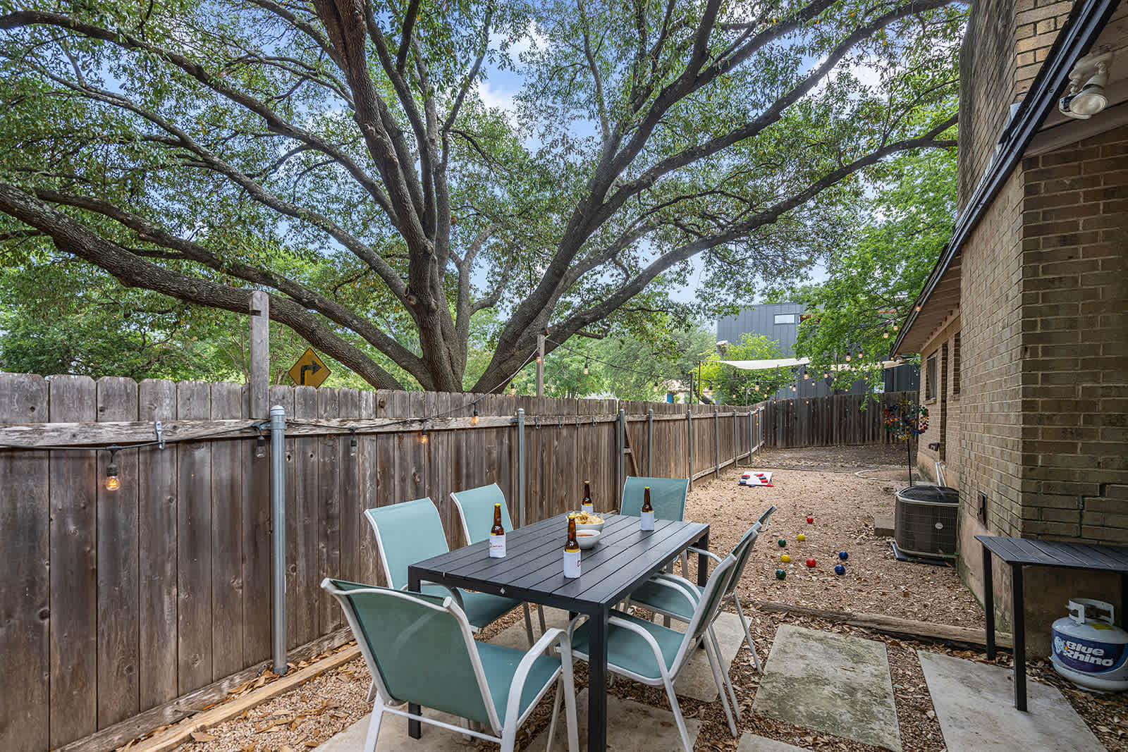 Fenced Backyard, S. Lamar | La Casa Chic