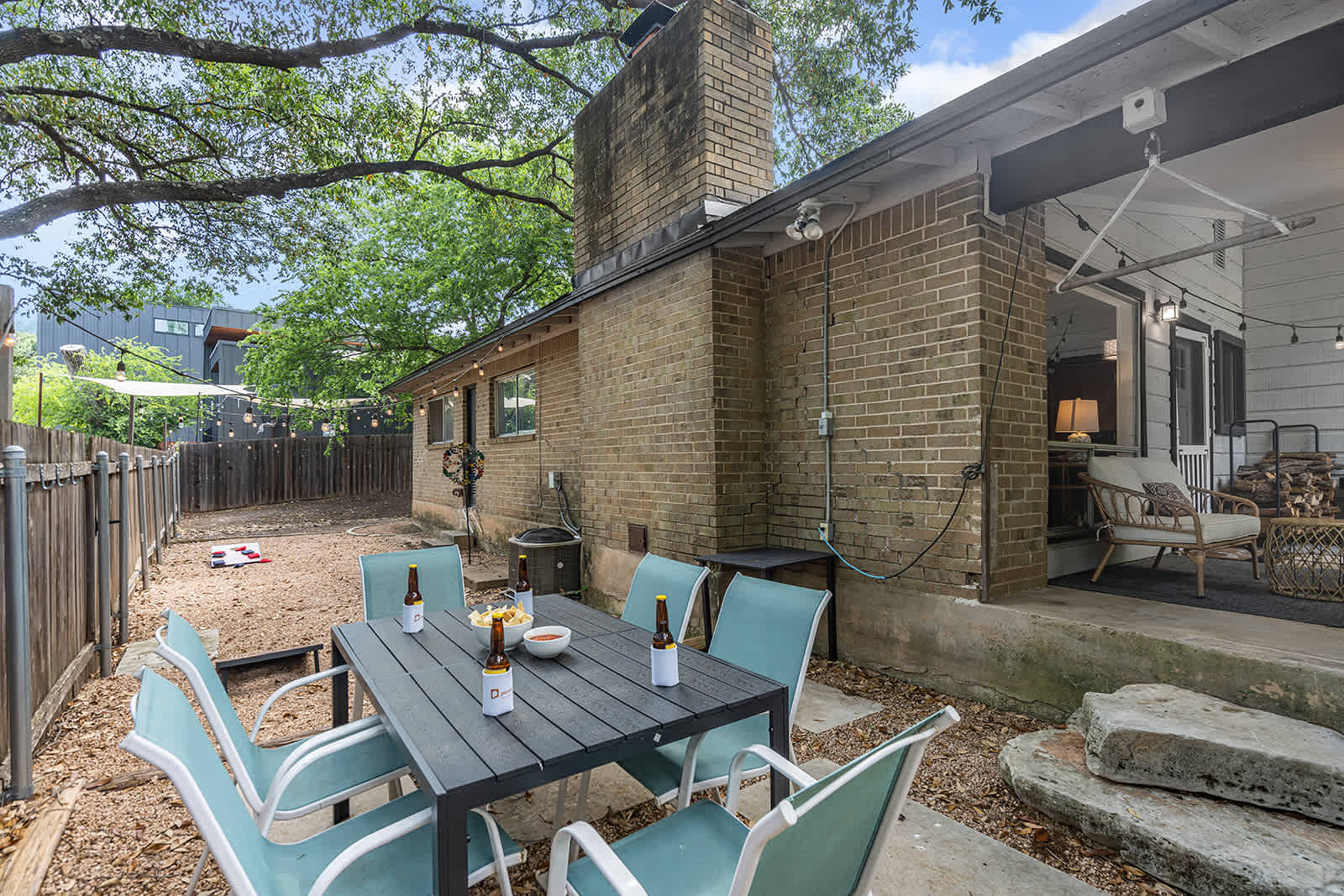 Fenced Backyard, S. Lamar | La Casa Chic