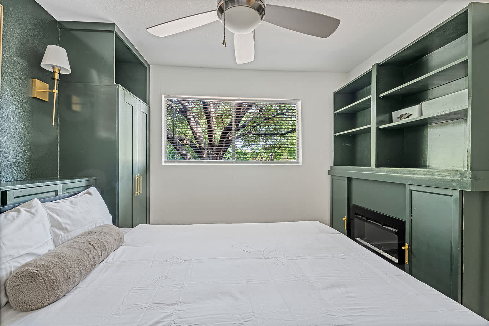 Fenced Backyard, S. Lamar | La Casa Chic