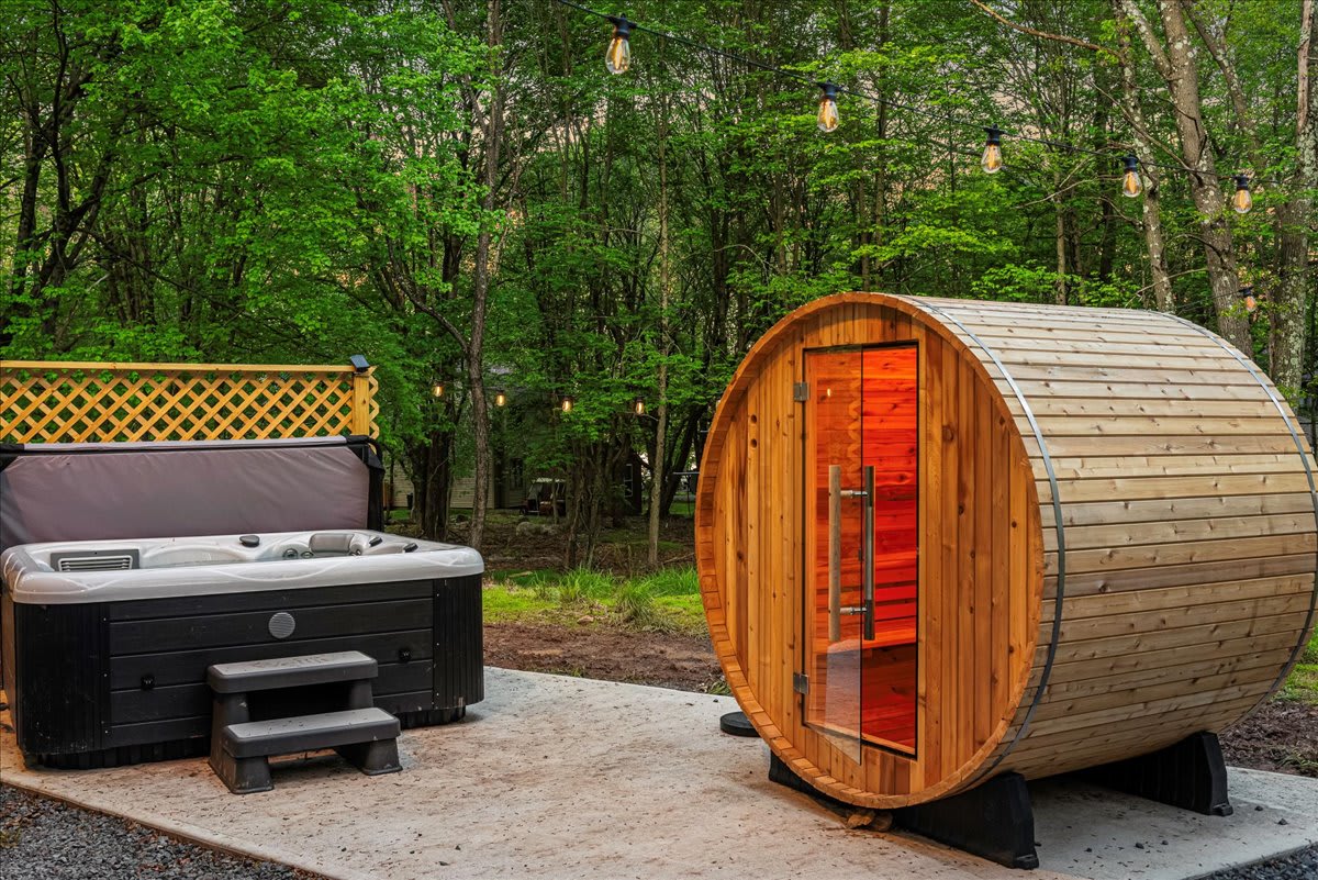 5 Br Sleeps 14! Hot Tub-Sauna-Movie Theatre-Arcade — Albrightsville, PA — vacation rental