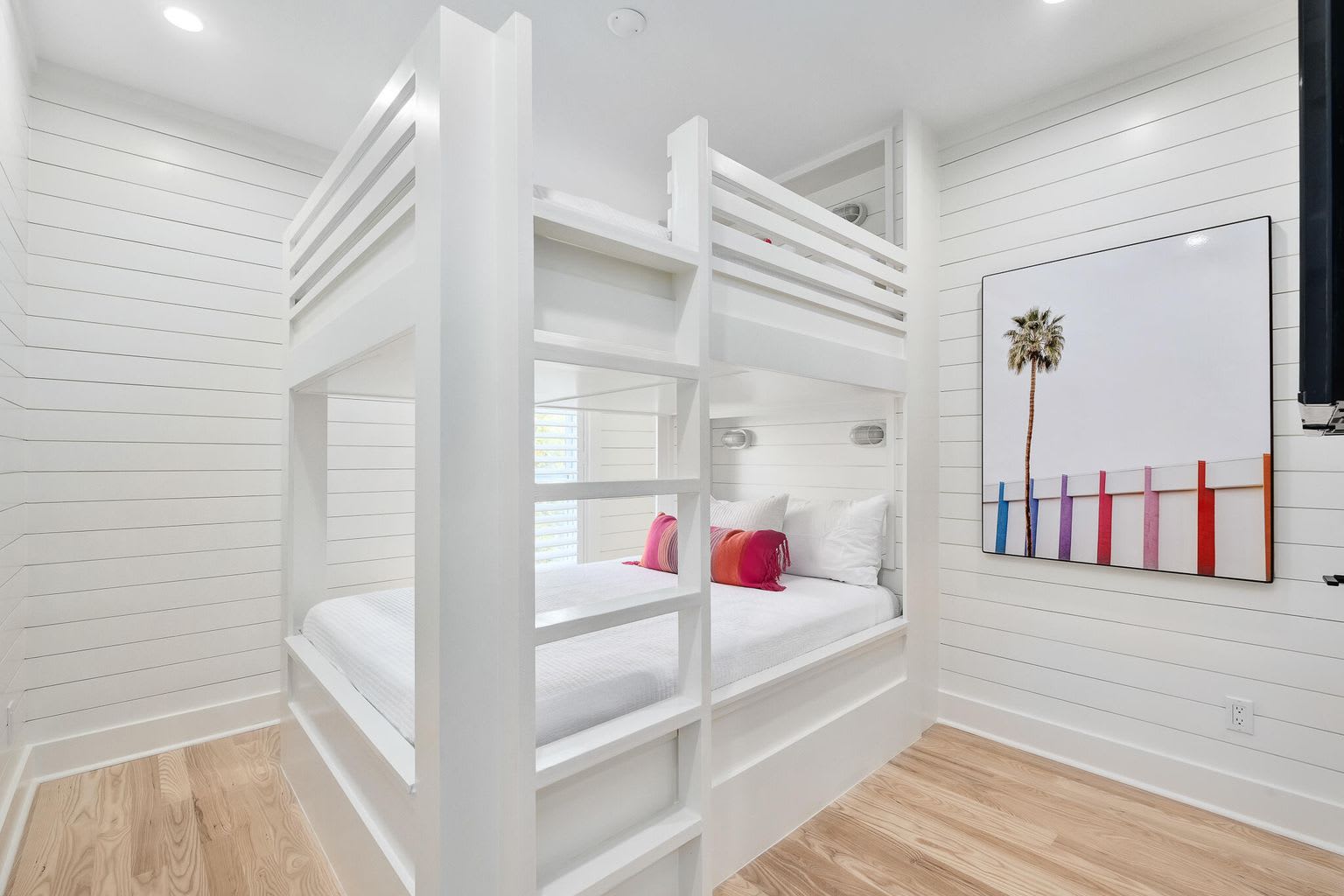 Hot Tub, Fire Pit, Steps to 30A Beach | Reel McCoy
