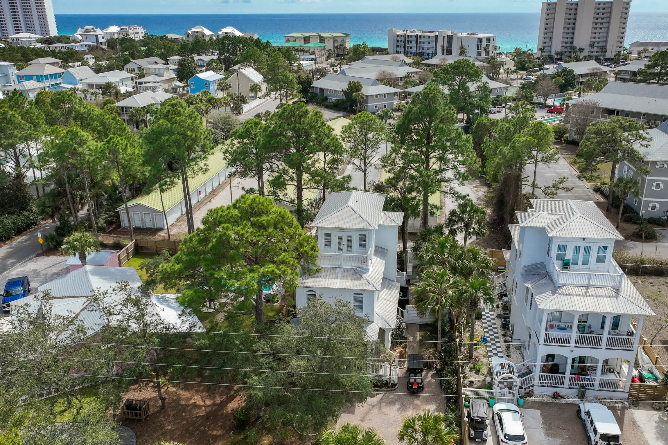 Hot Tub, Fire Pit, Steps to 30A Beach | Reel McCoy
