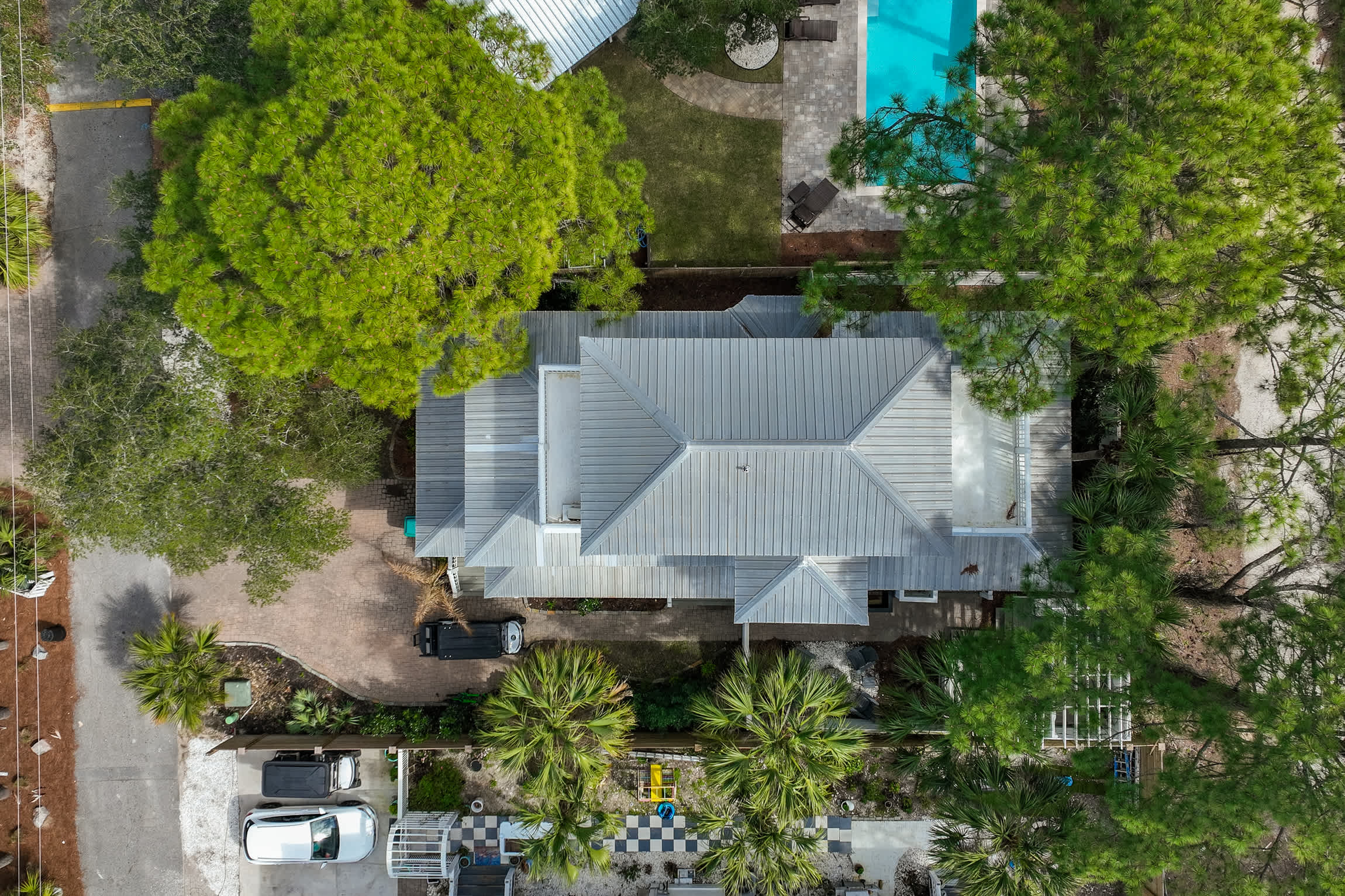 Hot Tub, Fire Pit, Steps to 30A Beach | Reel McCoy