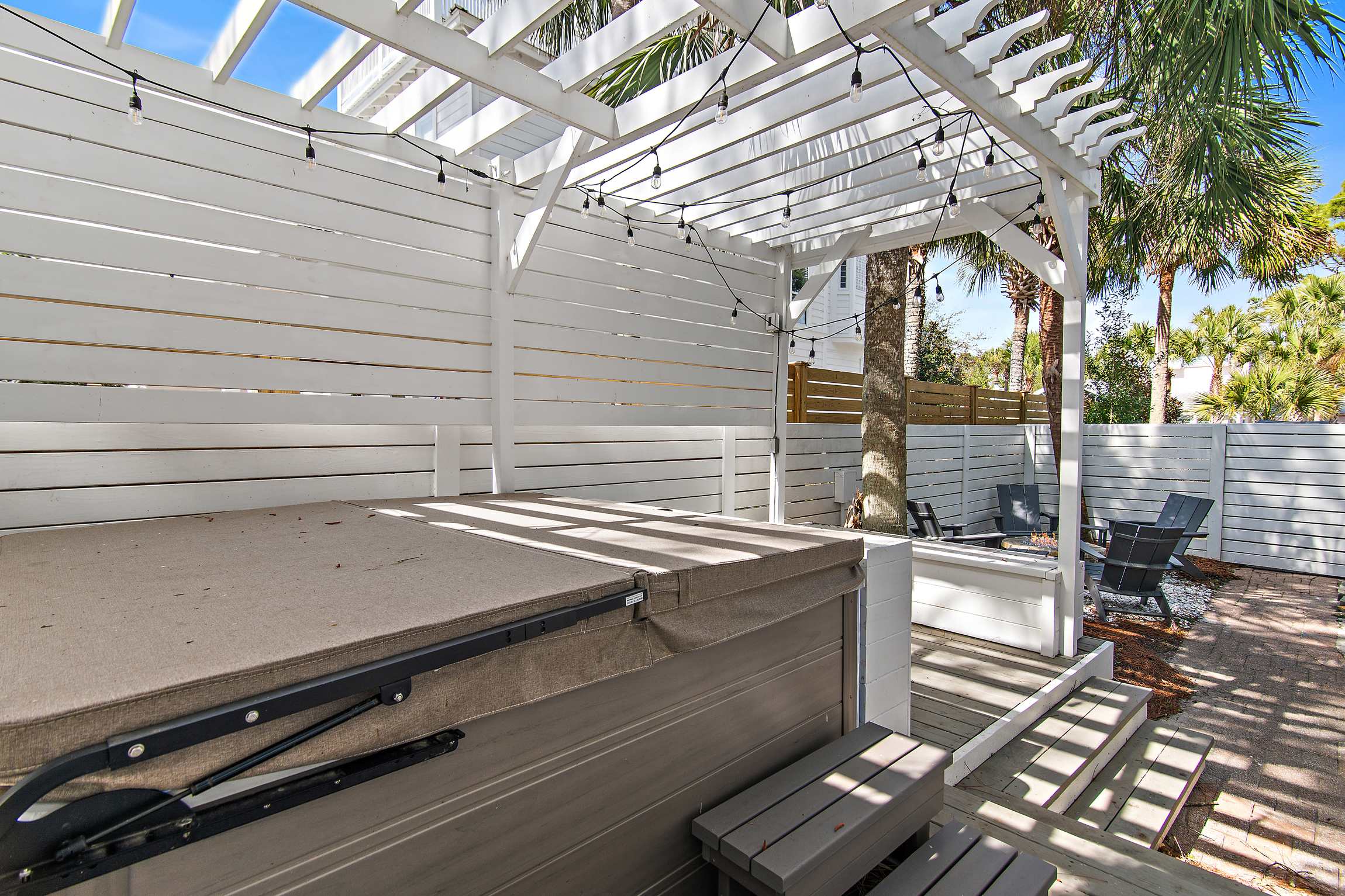 Hot Tub, Fire Pit, Steps to 30A Beach | Reel McCoy
