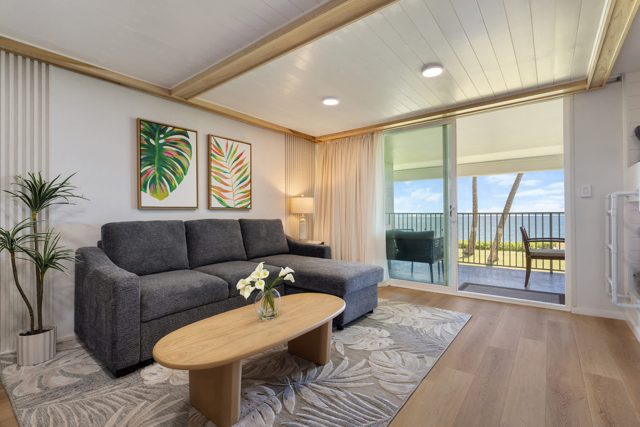 Luxurious Beachfront Condo w/ AC — Hauula, HI — vacation rental