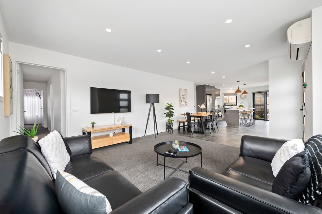 Modern Villa close to shops-10mins City/Airport. — Warrane, Tasmania — vacation rental
