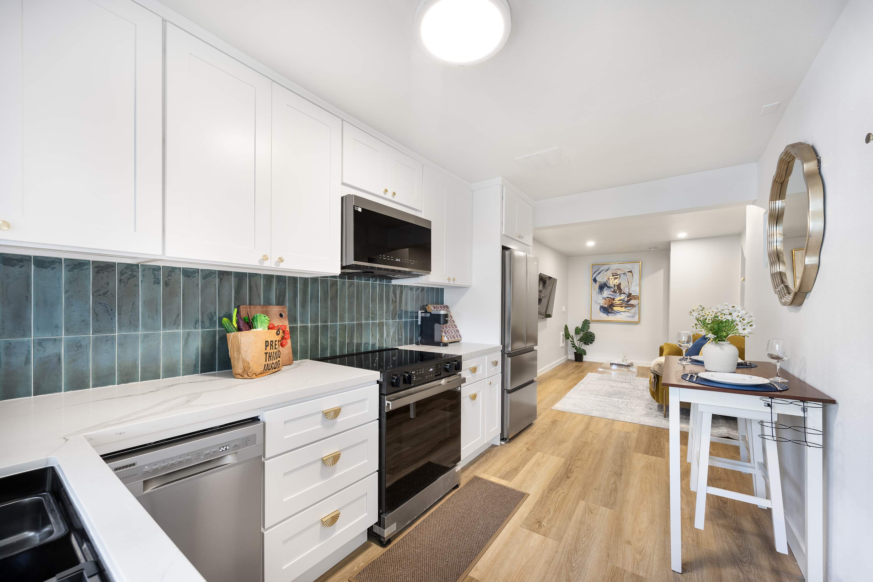 Modern 1BR Designer's Oasis 1min to I-5, Costo